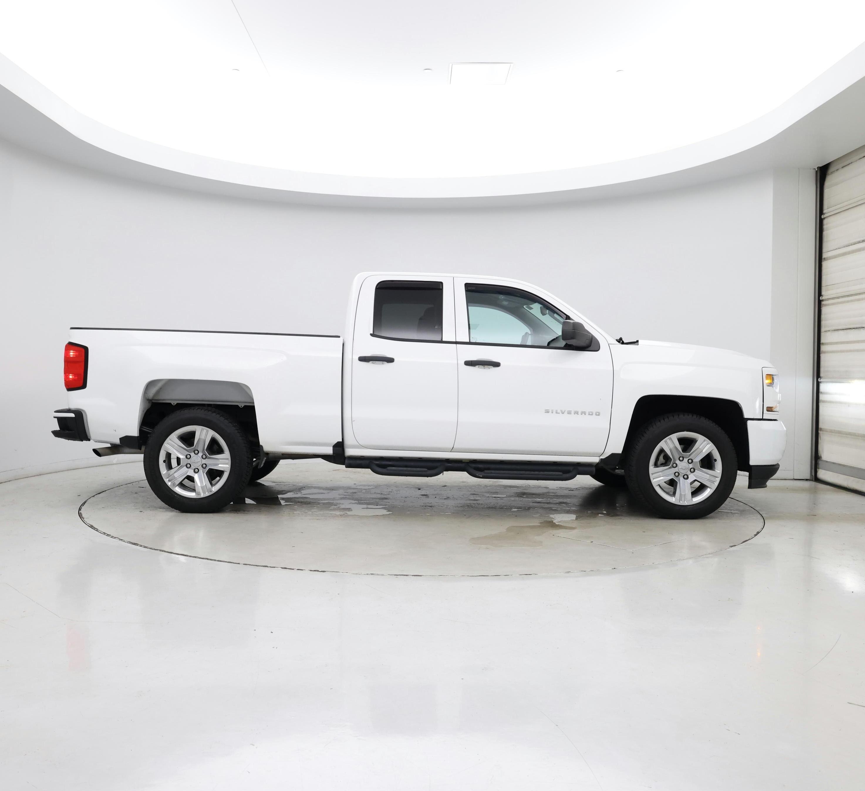 Thumbnail: 2018 Chevrolet Silverado 1500 - 7