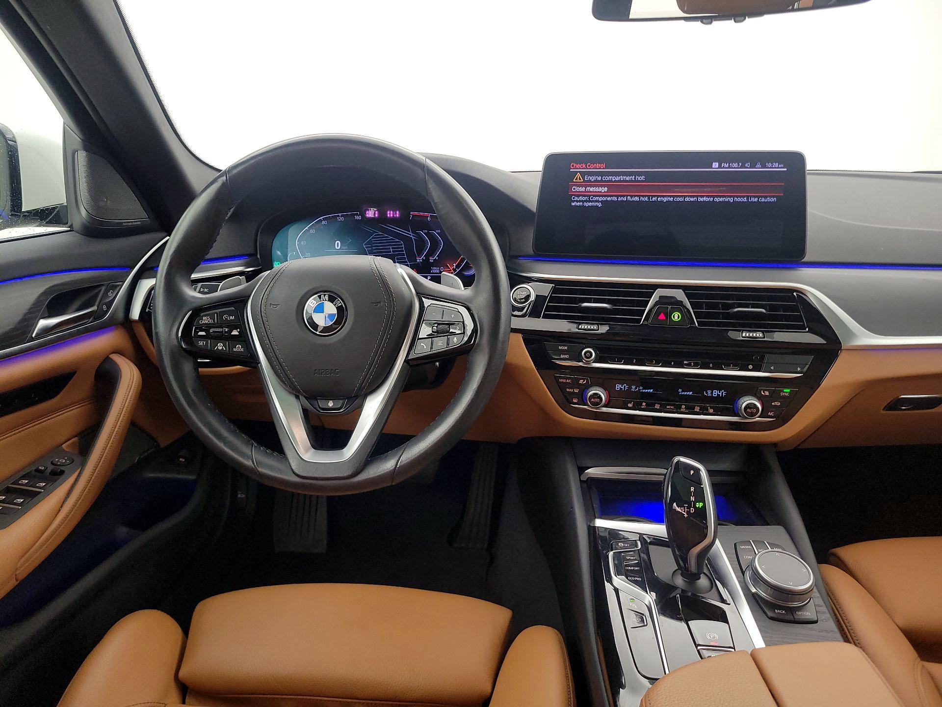 Thumbnail: 2021 BMW 5 Series - 10