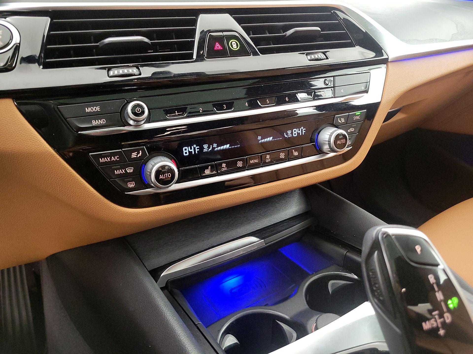 Thumbnail: 2021 BMW 5 Series - 17