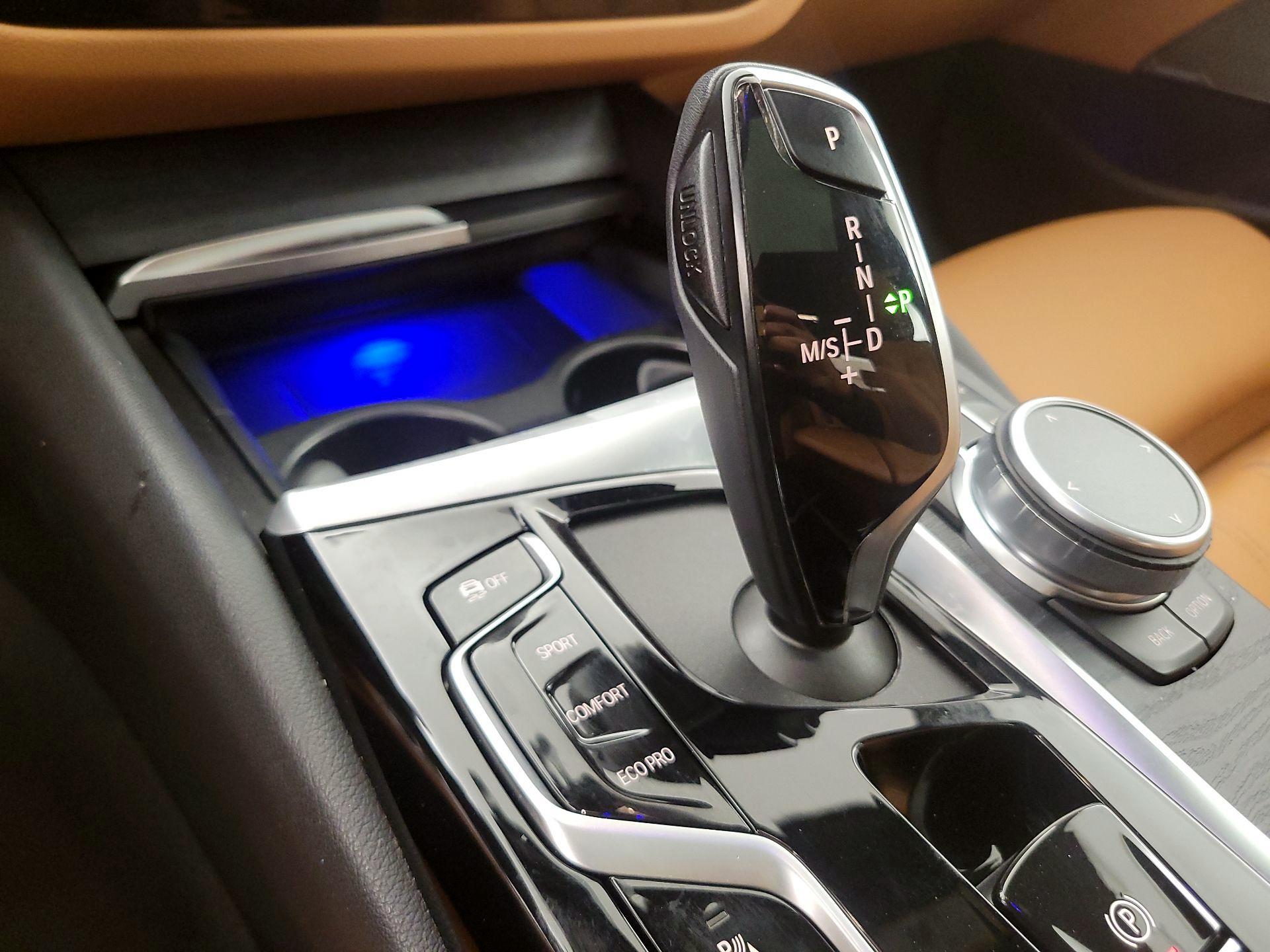 Thumbnail: 2021 BMW 5 Series - 18