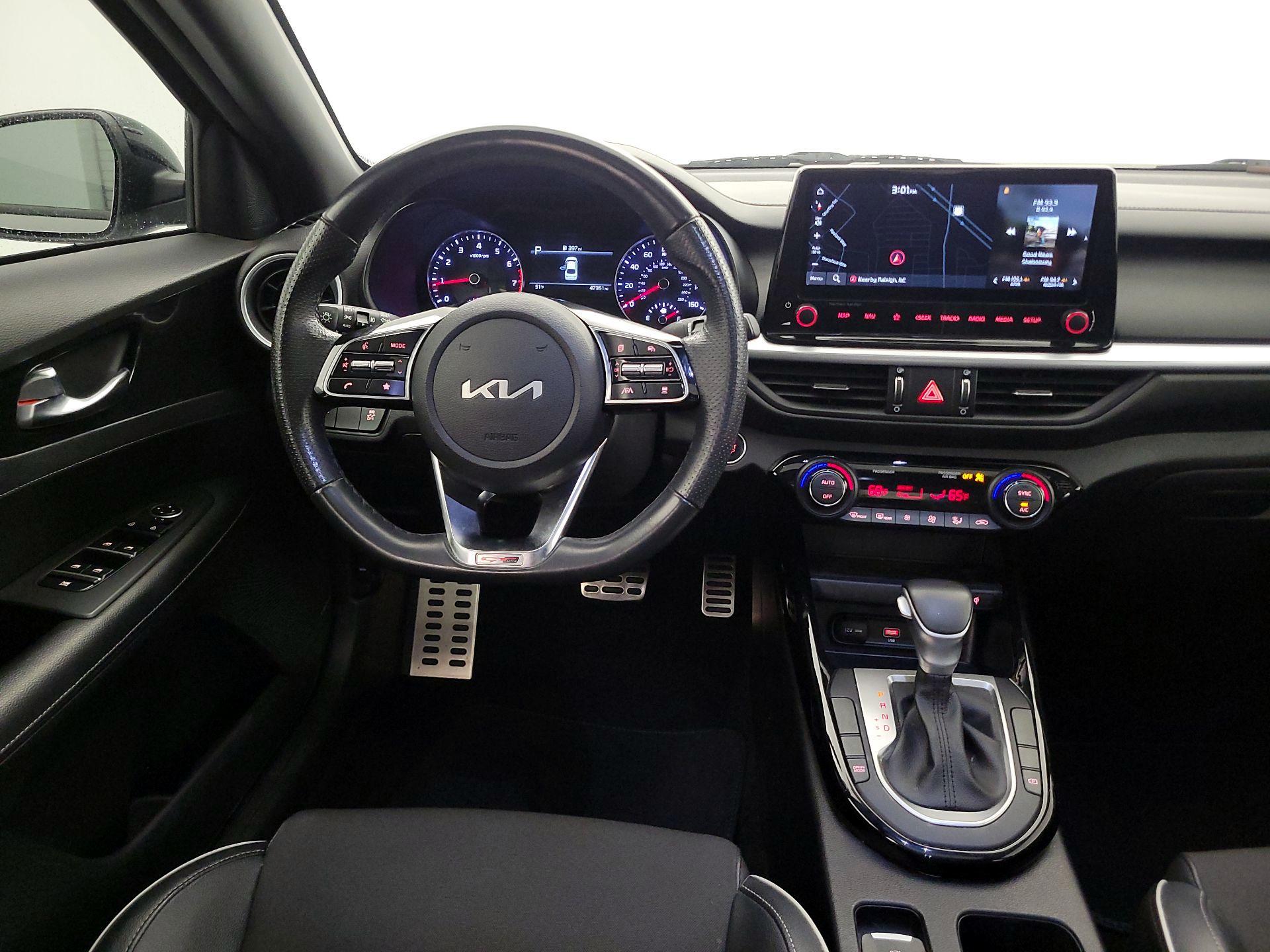 Thumbnail: 2022 Kia Forte - 10