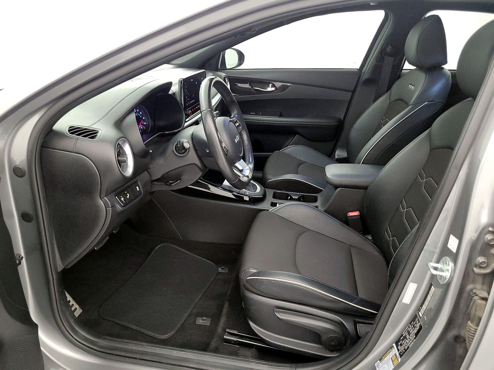 Thumbnail: 2022 Kia Forte - 11