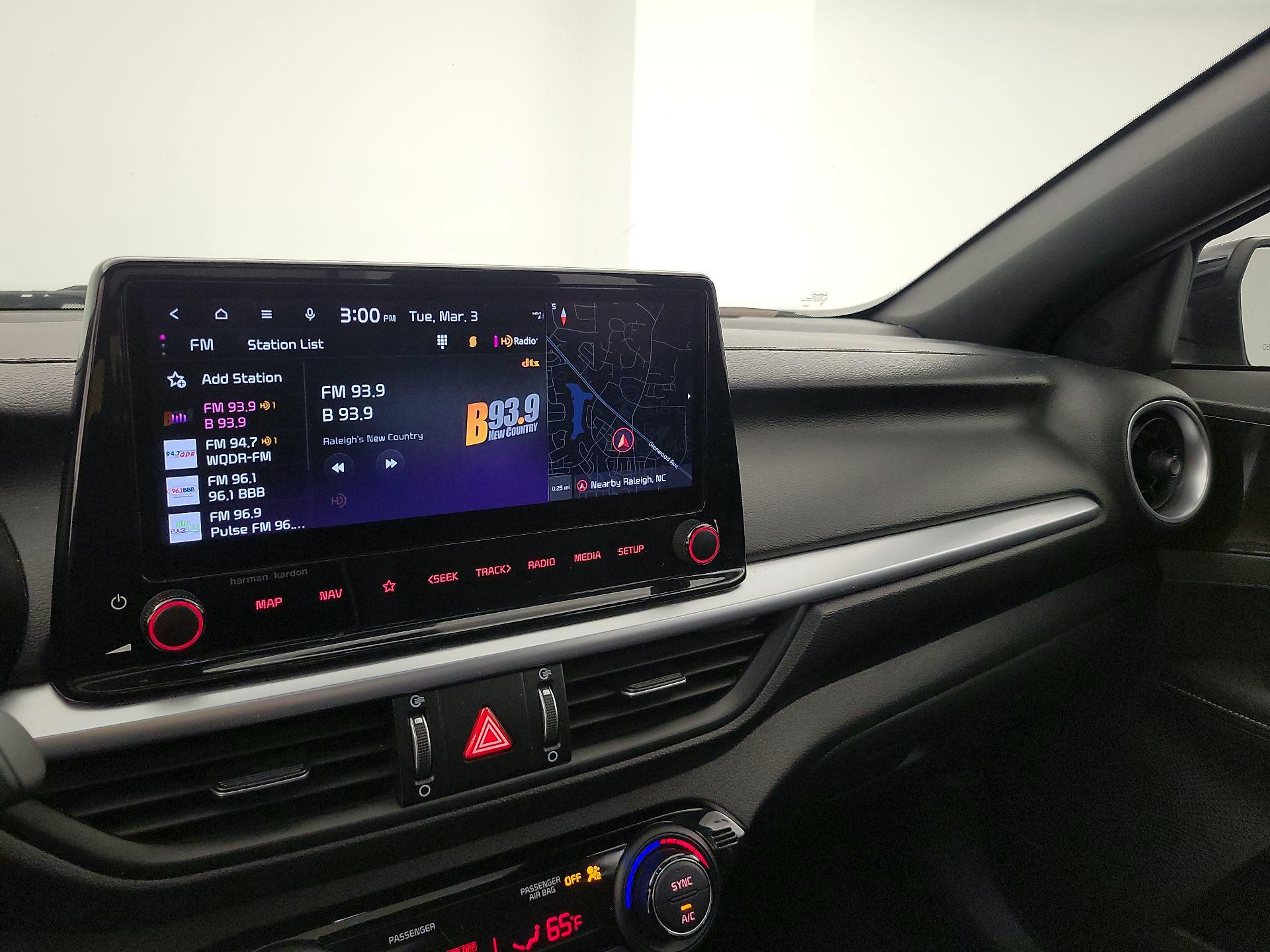 Thumbnail: 2022 Kia Forte - 16