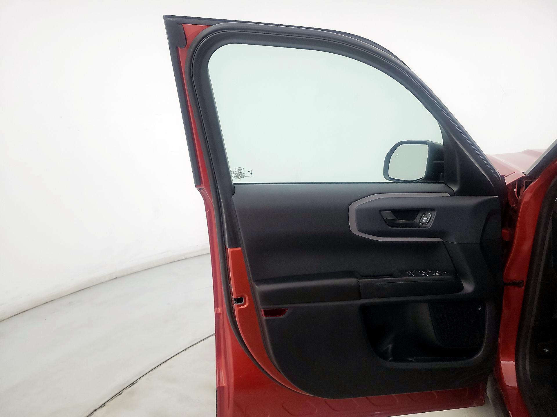 Thumbnail: 2022 Ford Bronco Sport - 12