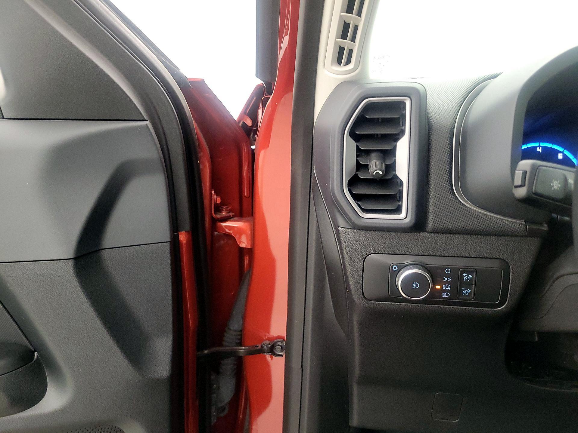 Thumbnail: 2022 Ford Bronco Sport - 13