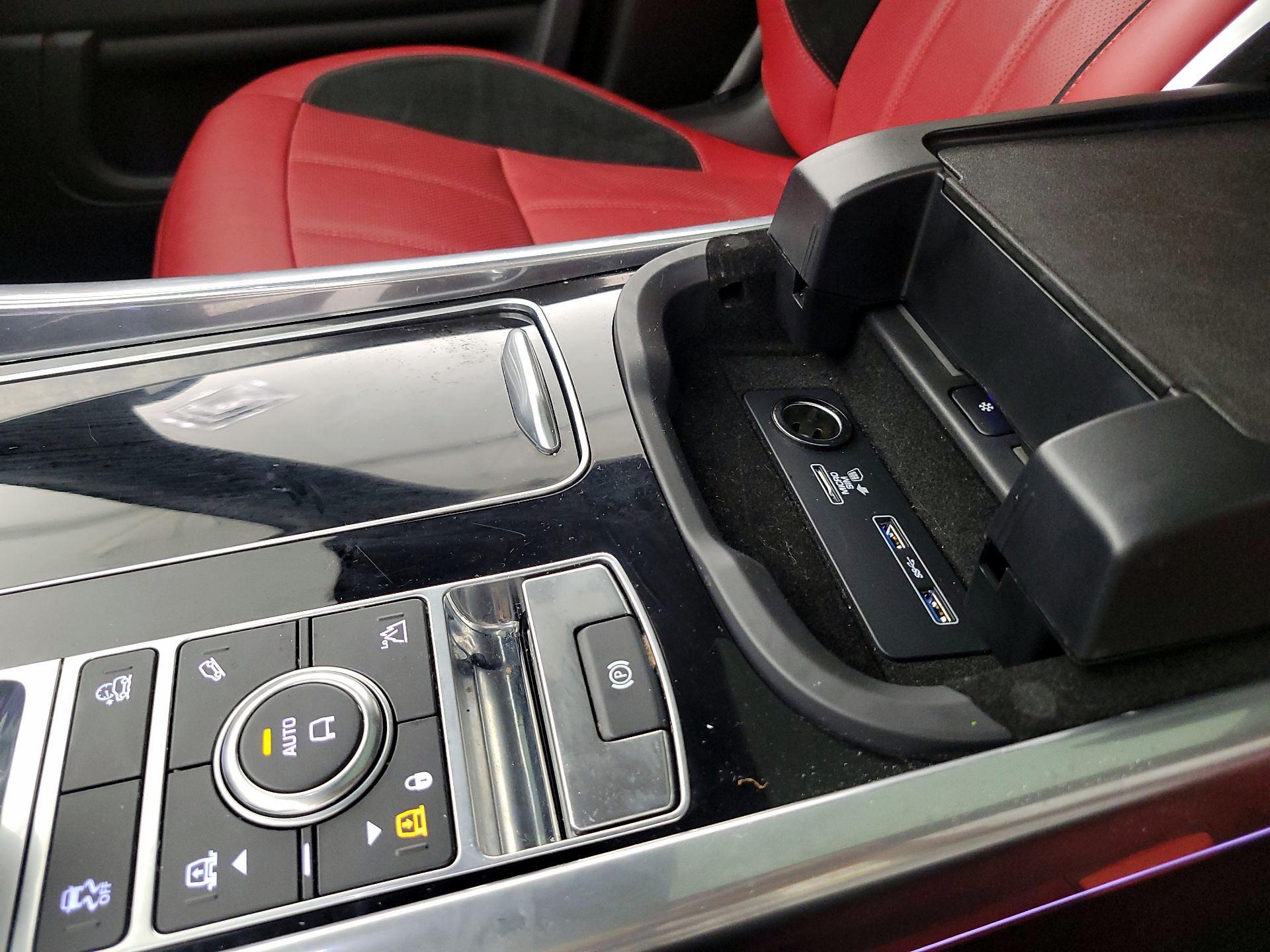 Thumbnail: 2020 Land Rover Range Rover Sport - 19