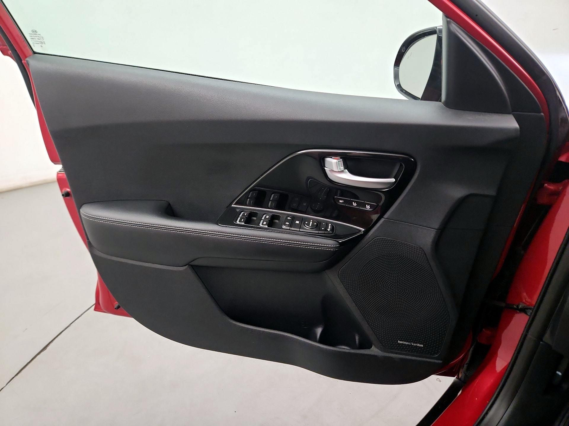 Thumbnail: 2019 Kia Niro - 10