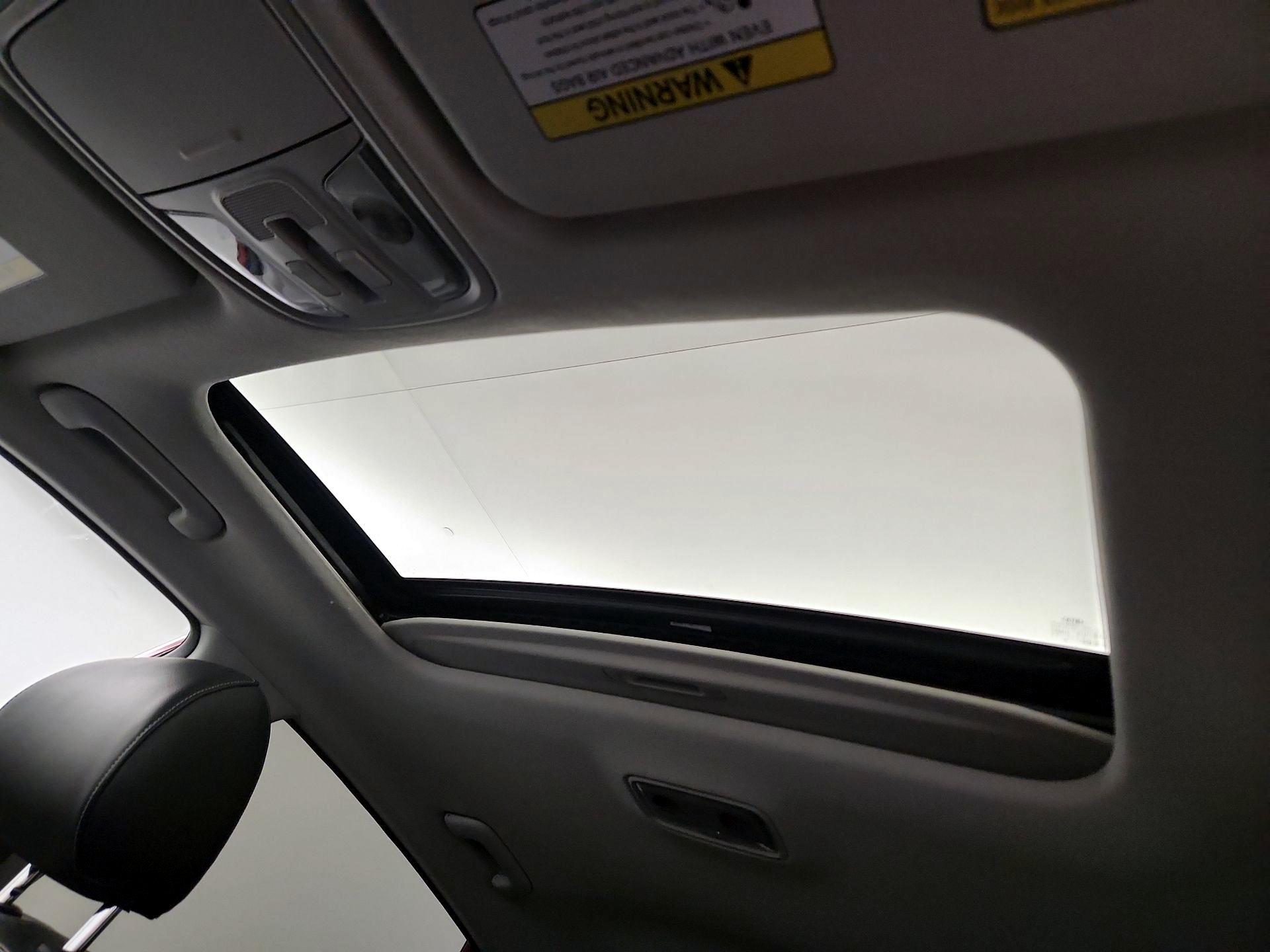 Thumbnail: 2019 Kia Niro - 18