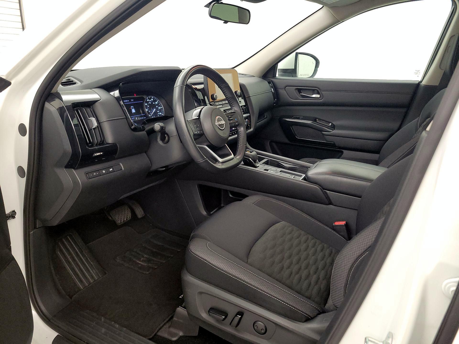 Thumbnail: 2022 Nissan Pathfinder - 11