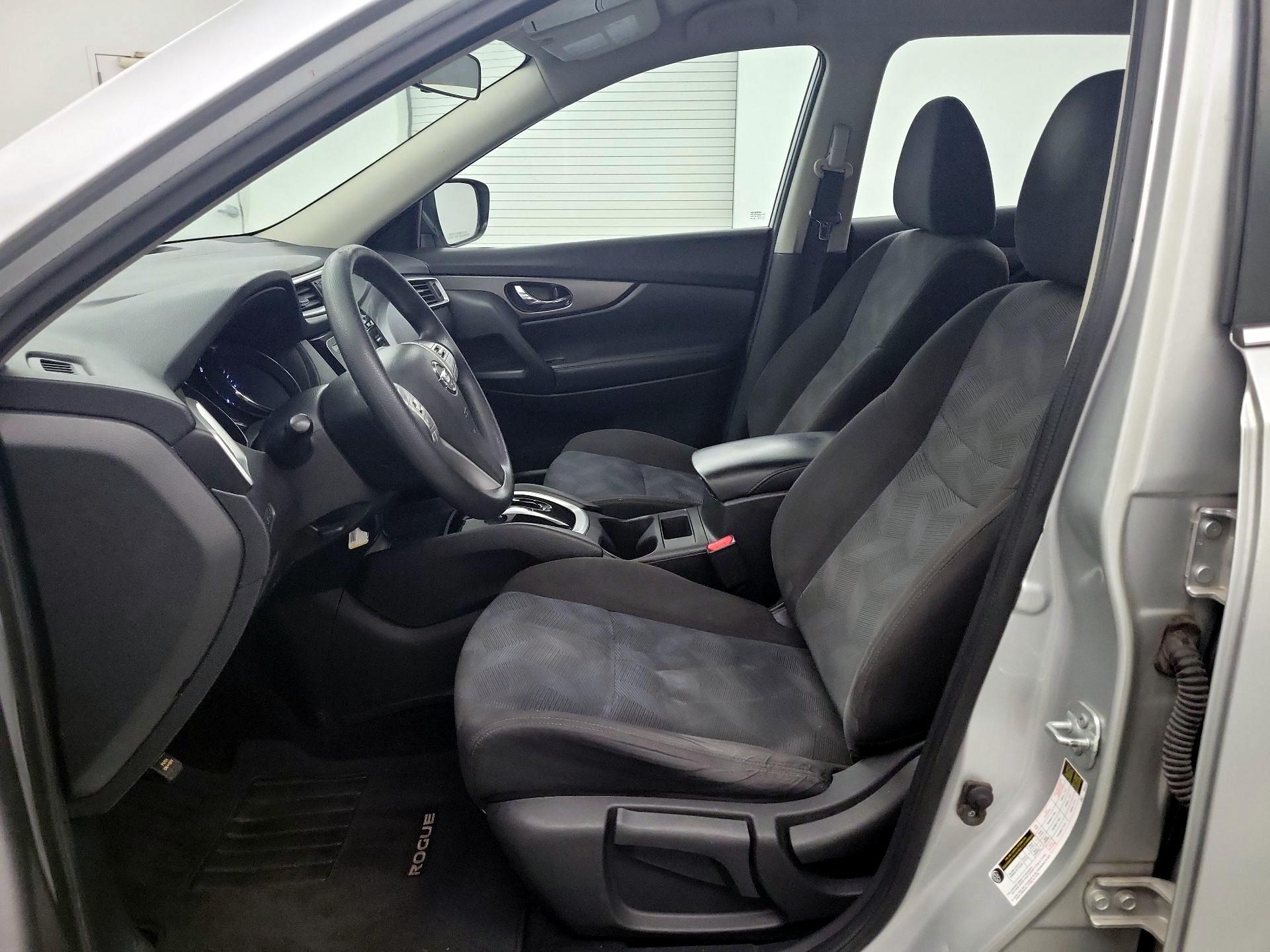 Thumbnail: 2016 Nissan Rogue - 9