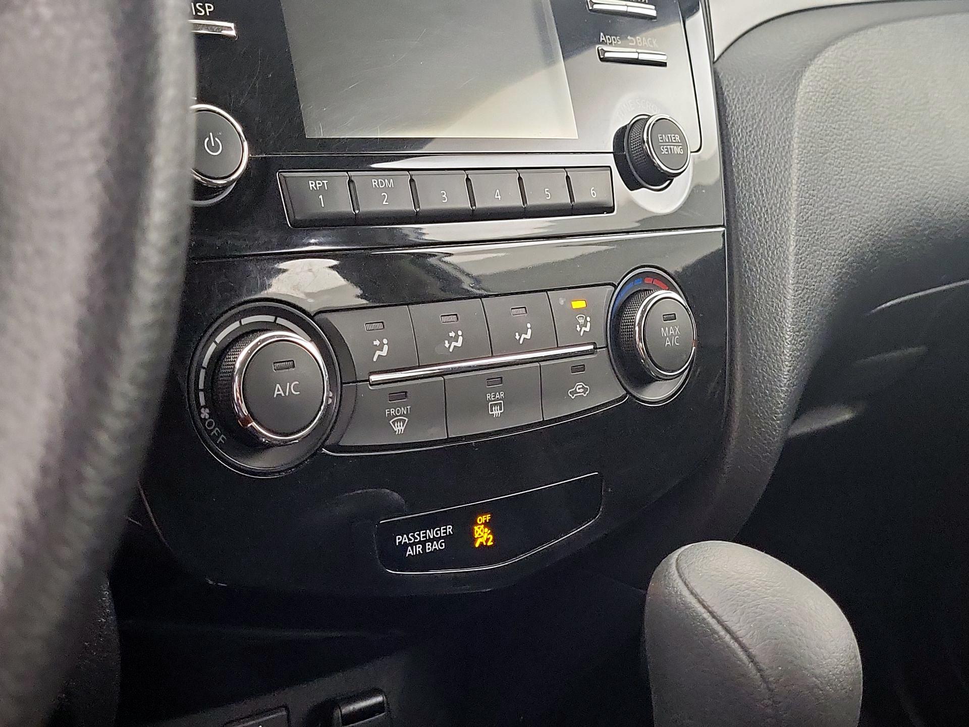 Thumbnail: 2016 Nissan Rogue - 14