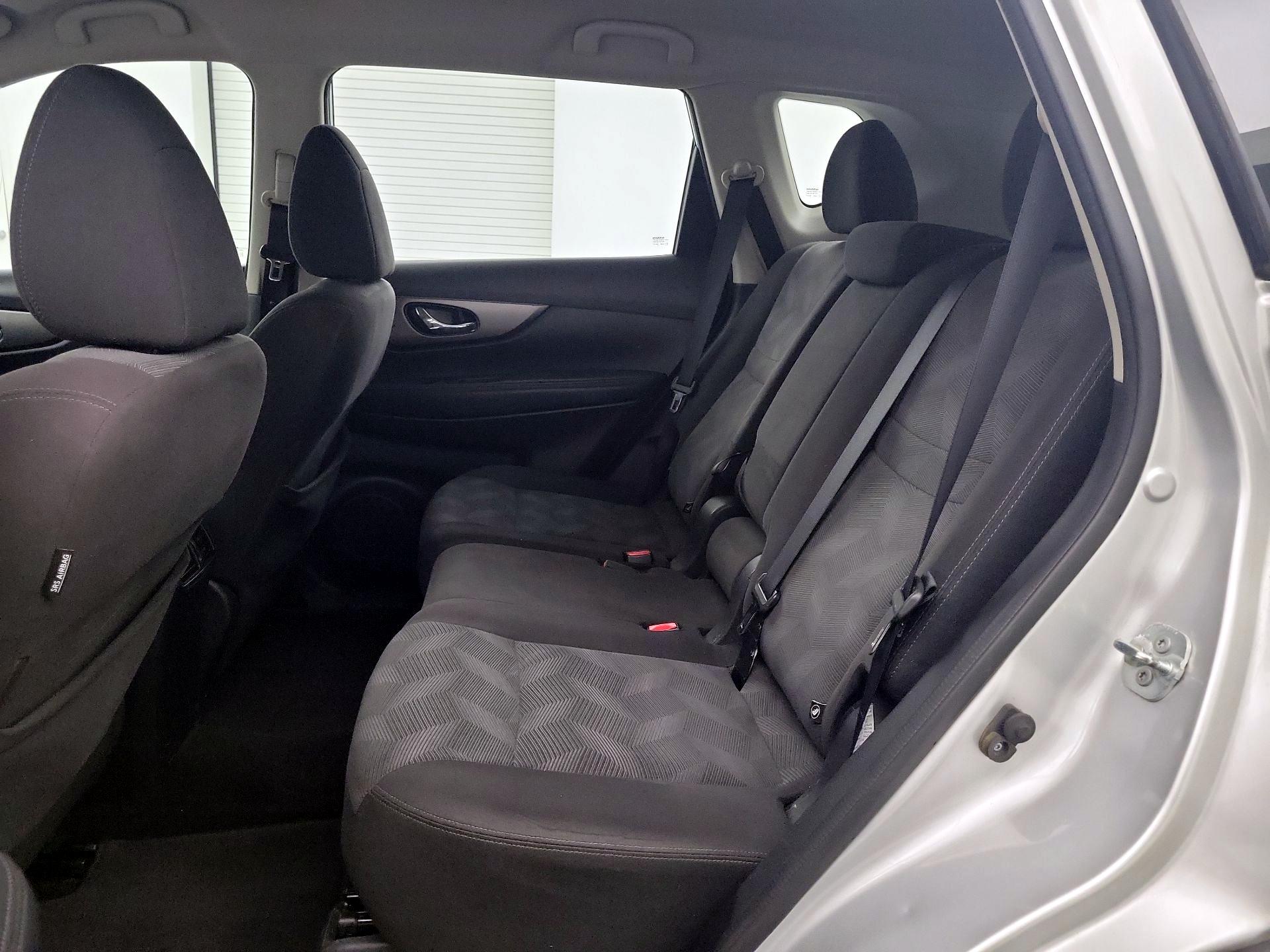 Thumbnail: 2016 Nissan Rogue - 17