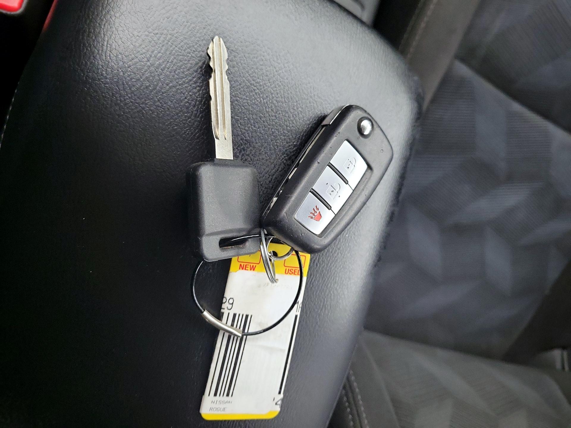 Thumbnail: 2016 Nissan Rogue - 20