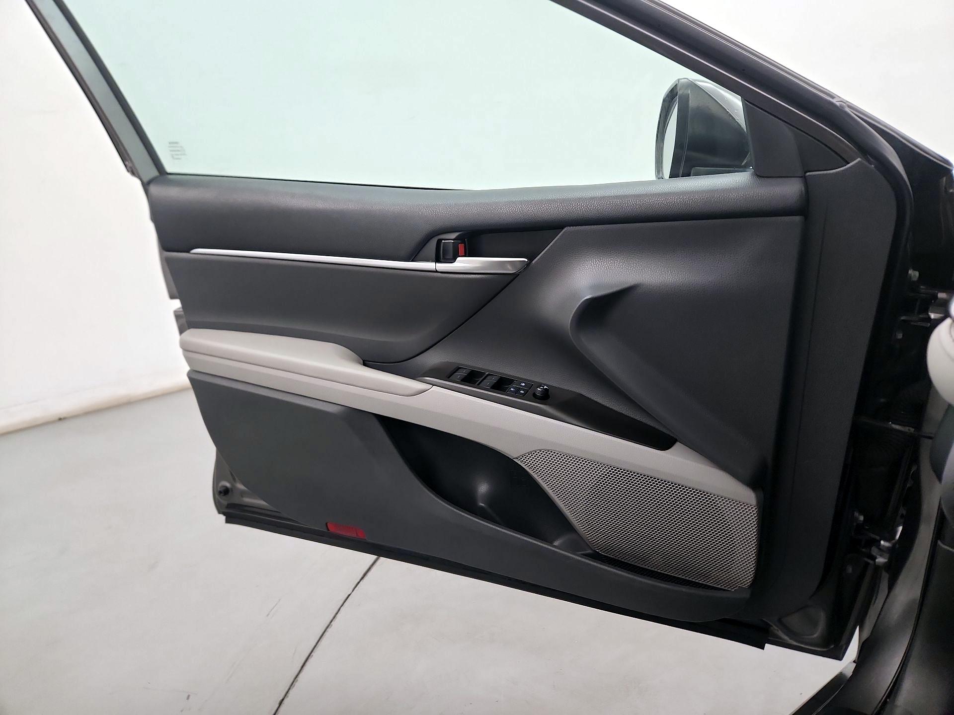 Thumbnail: 2021 Toyota Camry - 10