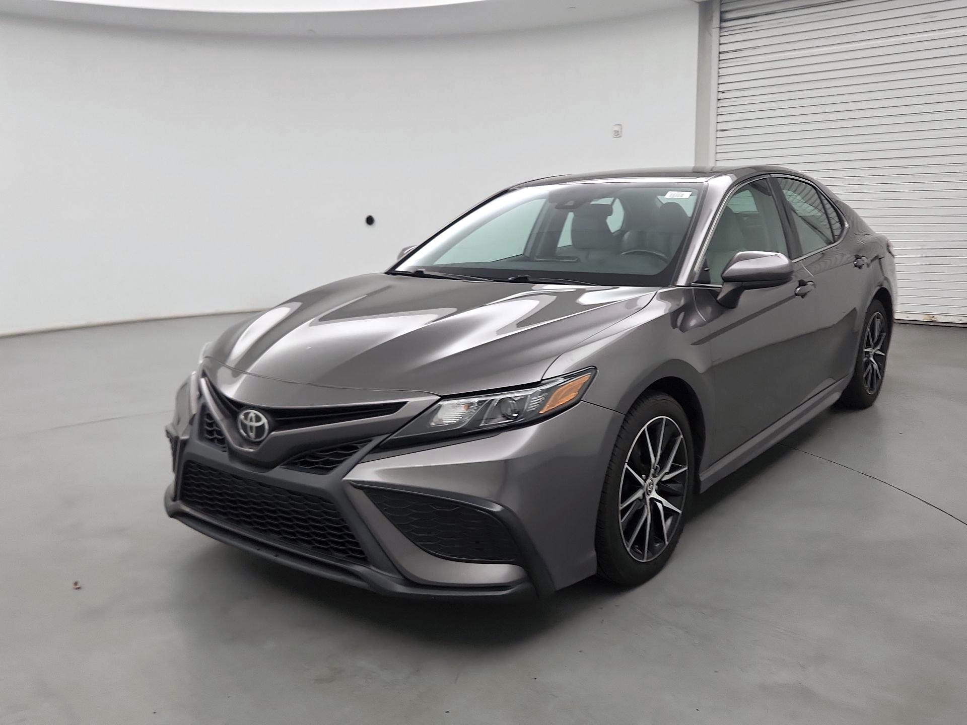 Thumbnail: 2021 Toyota Camry - 3