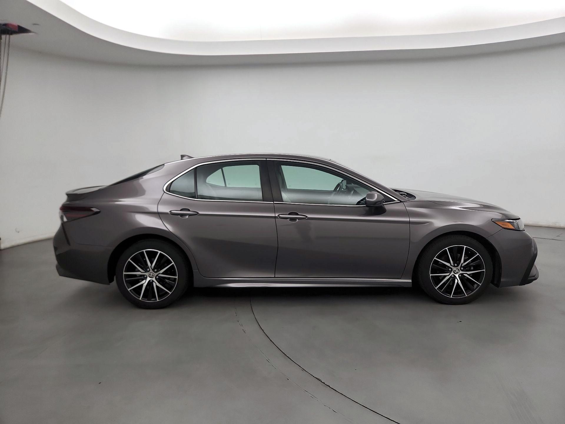 Thumbnail: 2021 Toyota Camry - 4