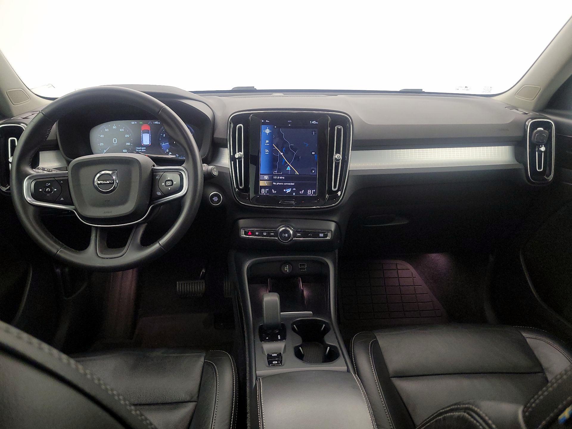 Thumbnail: 2022 Volvo XC40 - 9