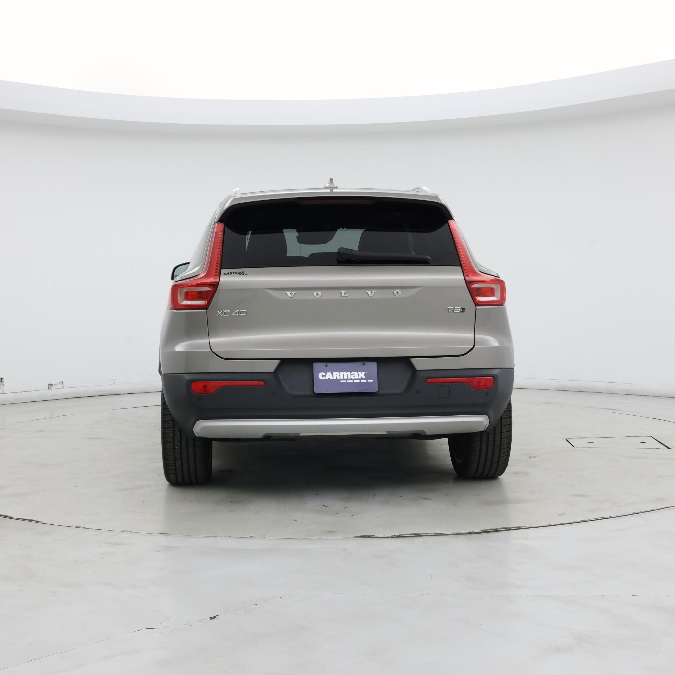 Thumbnail: 2022 Volvo XC40 - 6