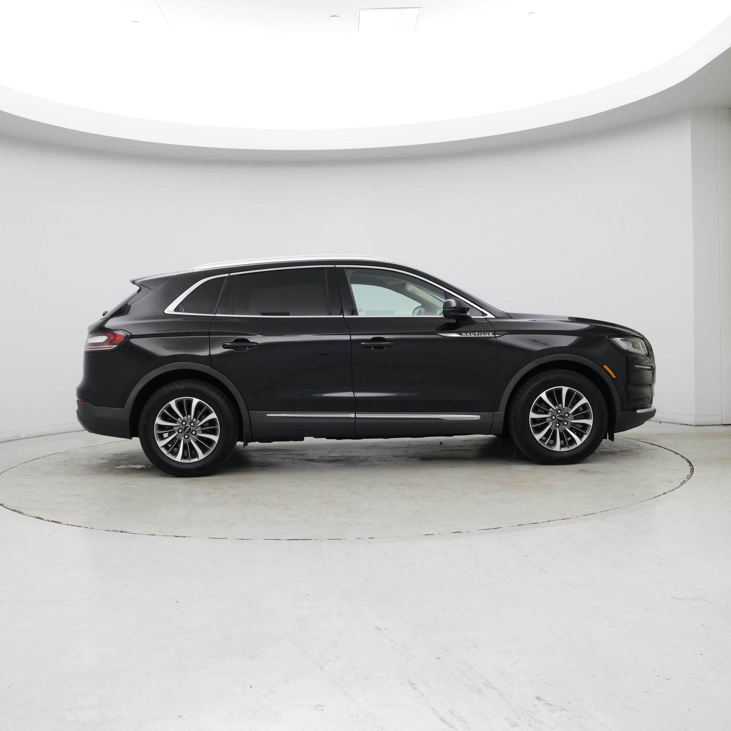 Thumbnail: 2022 Lincoln Nautilus - 7