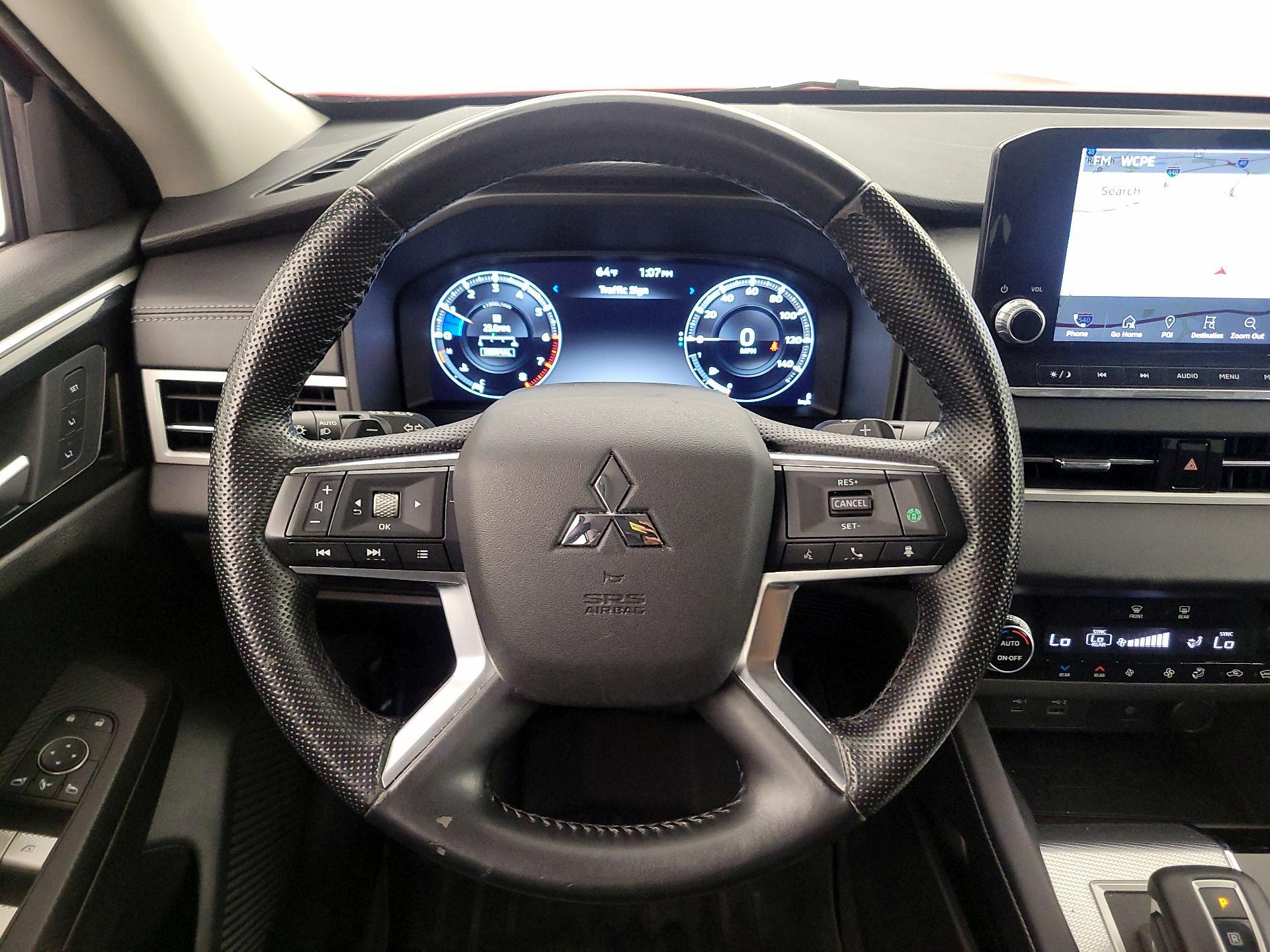 Thumbnail: 2022 Mitsubishi Outlander - 10