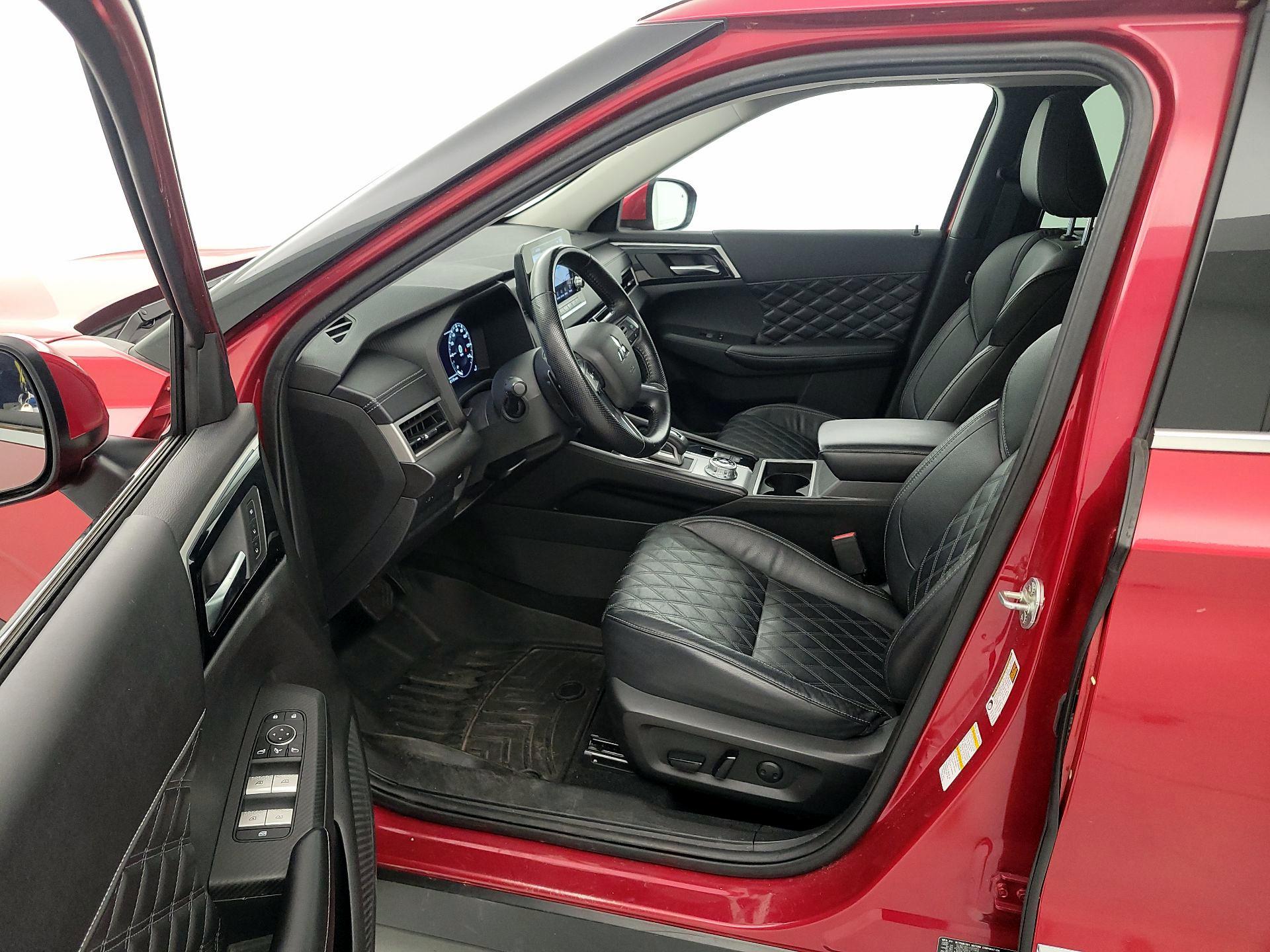 Thumbnail: 2022 Mitsubishi Outlander - 11