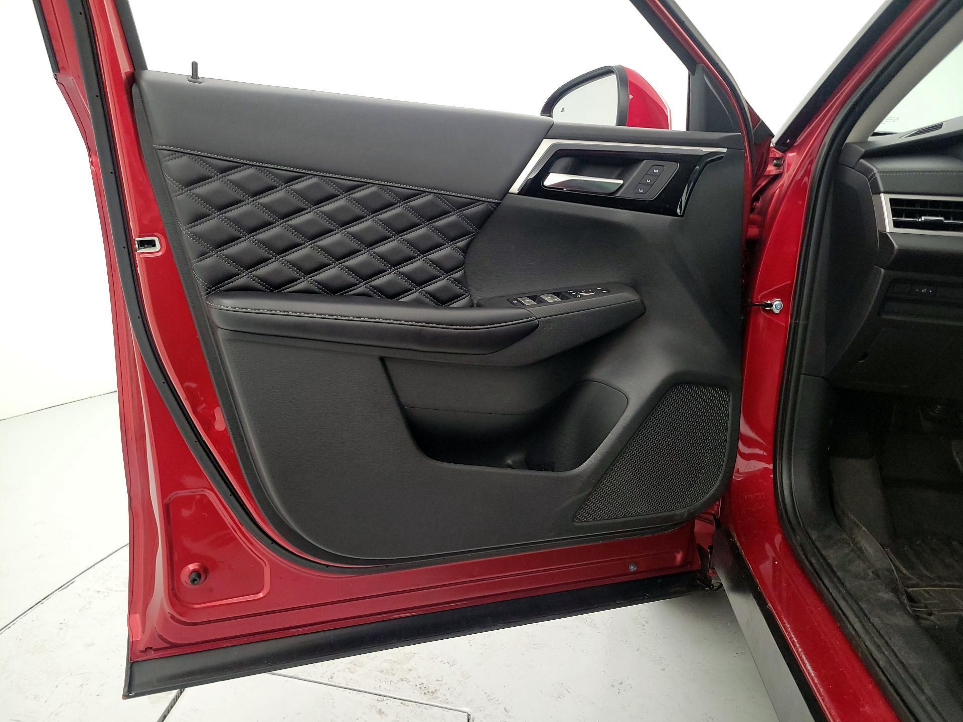 Thumbnail: 2022 Mitsubishi Outlander - 12