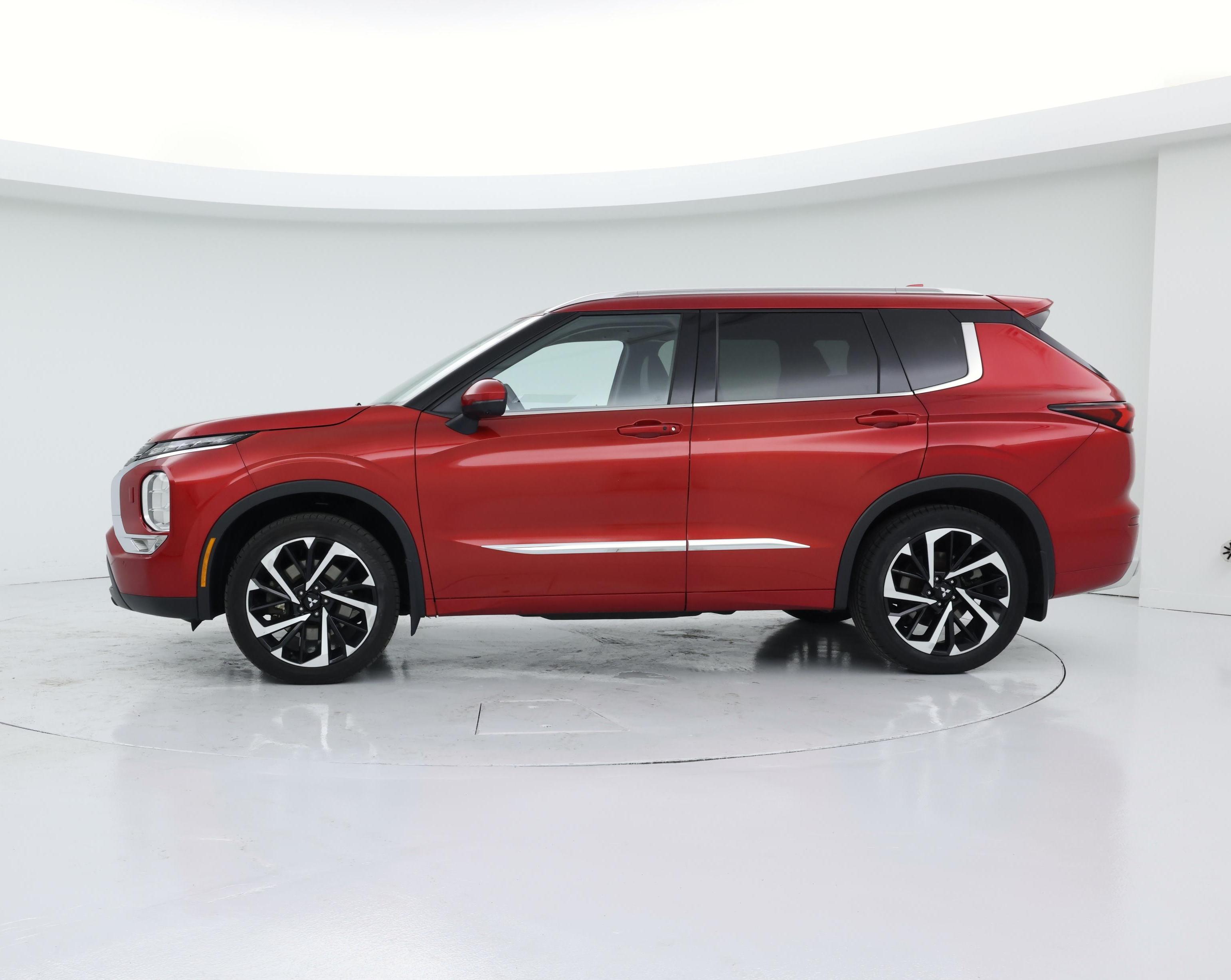 Thumbnail: 2022 Mitsubishi Outlander - 3