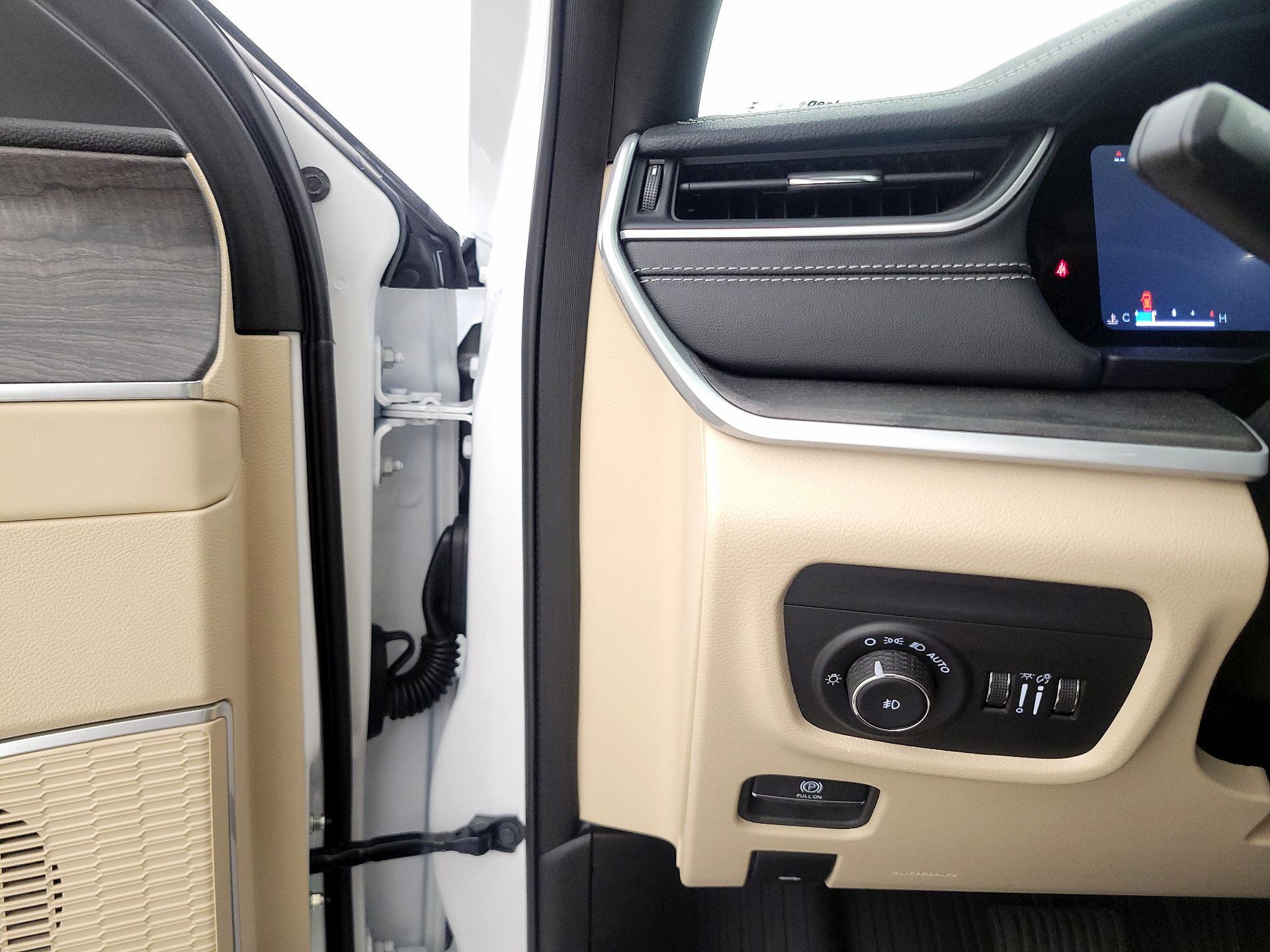 Thumbnail: 2025 Jeep Grand Cherokee - 13