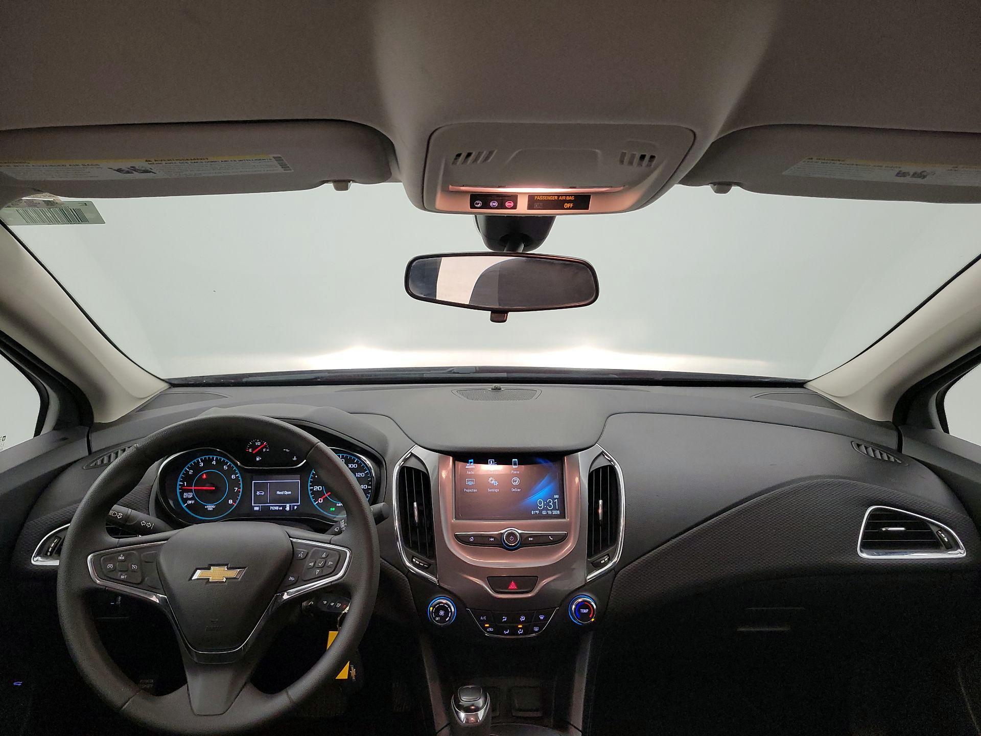 Thumbnail: 2017 Chevrolet Cruze - 9