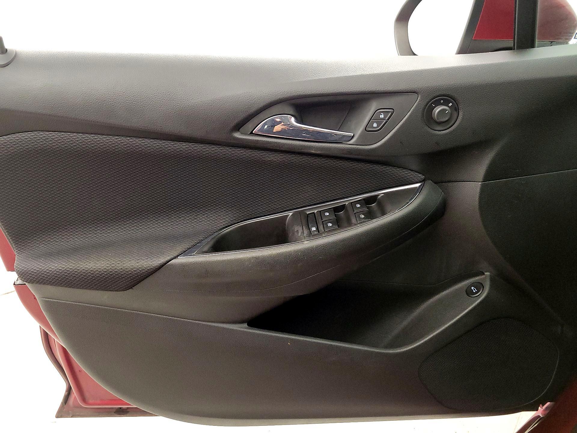 Thumbnail: 2017 Chevrolet Cruze - 12