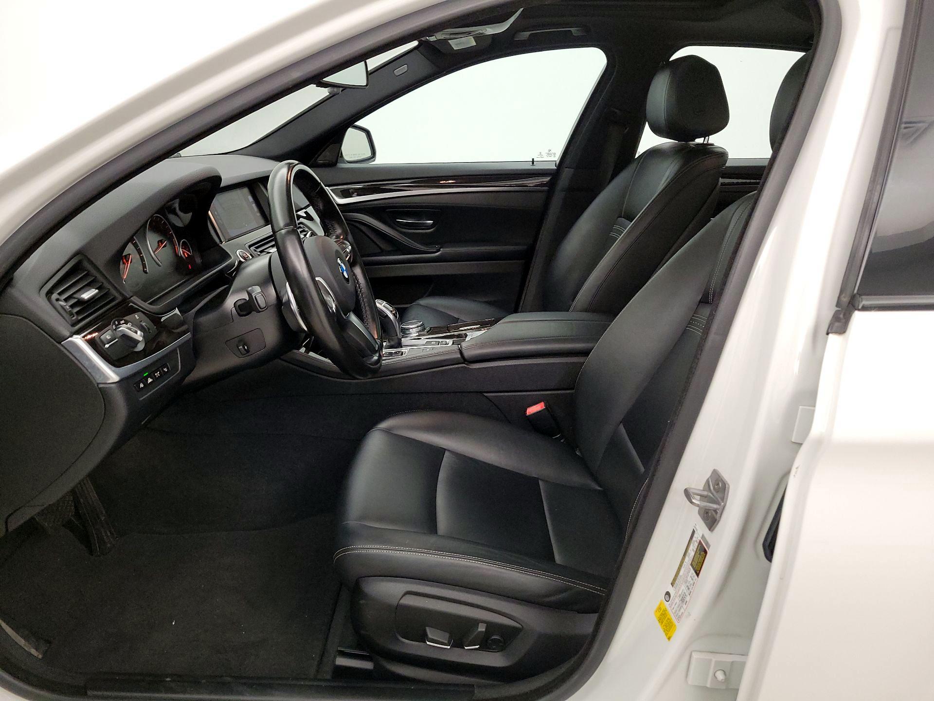 Thumbnail: 2016 BMW 5 Series - 11