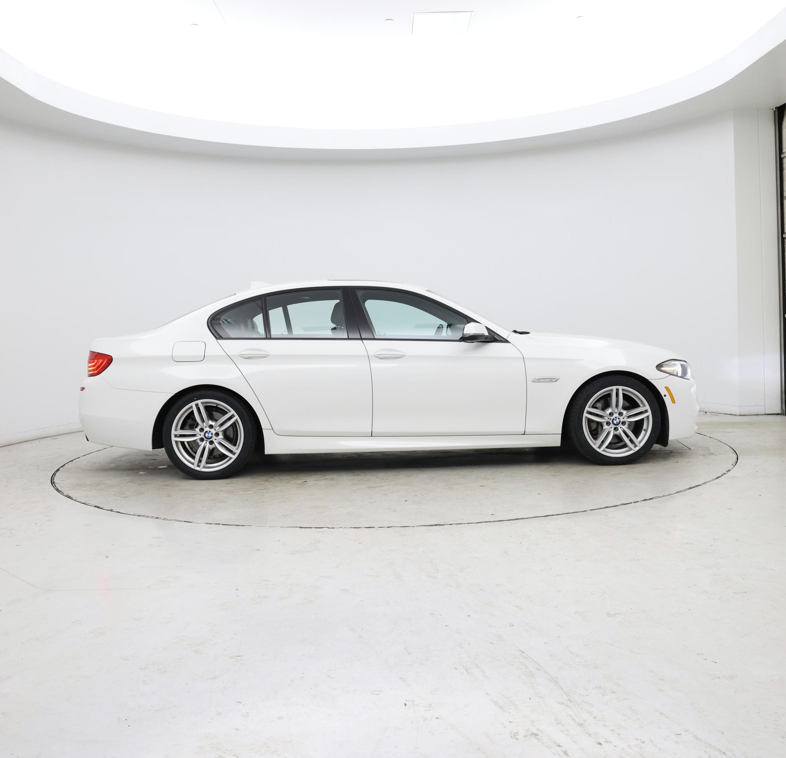 Thumbnail: 2016 BMW 5 Series - 7