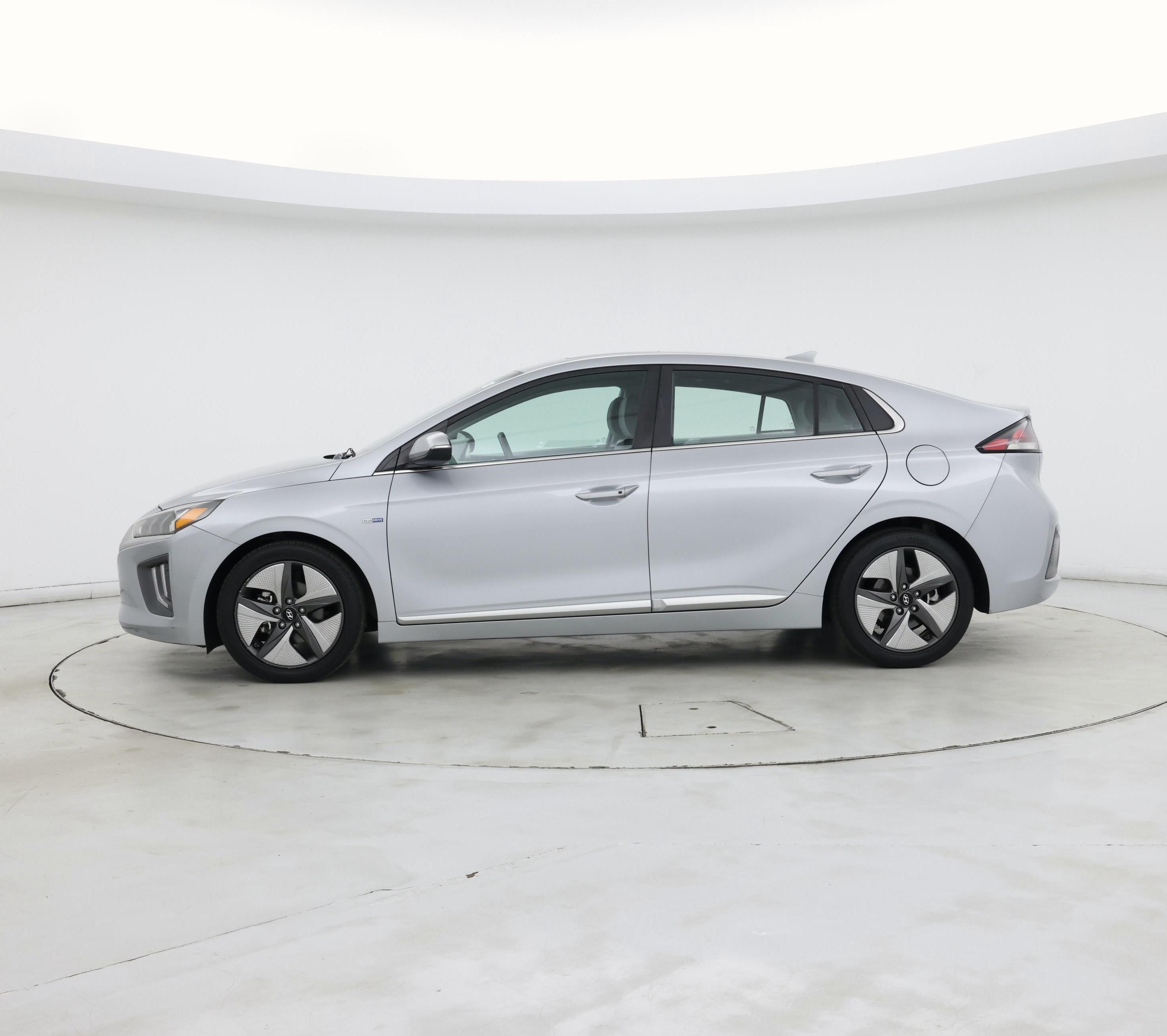 Thumbnail: 2020 Hyundai Ioniq - 3