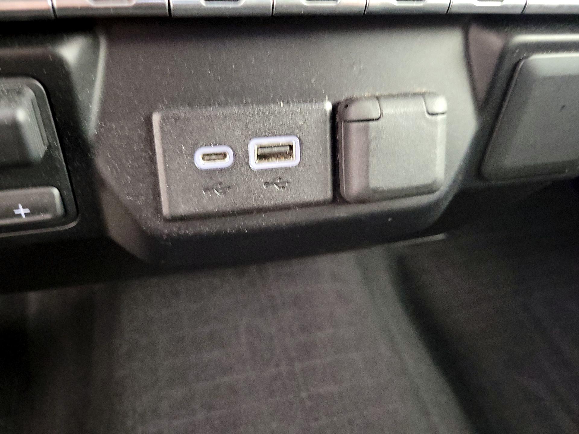 Thumbnail: 2019 Chevrolet Silverado 1500 - 18