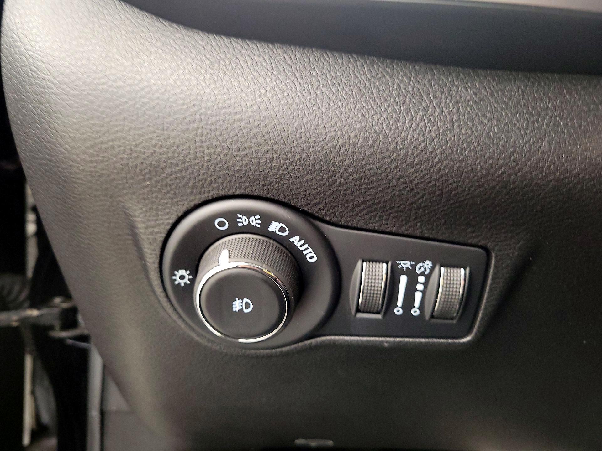 Thumbnail: 2022 Jeep Compass - 13