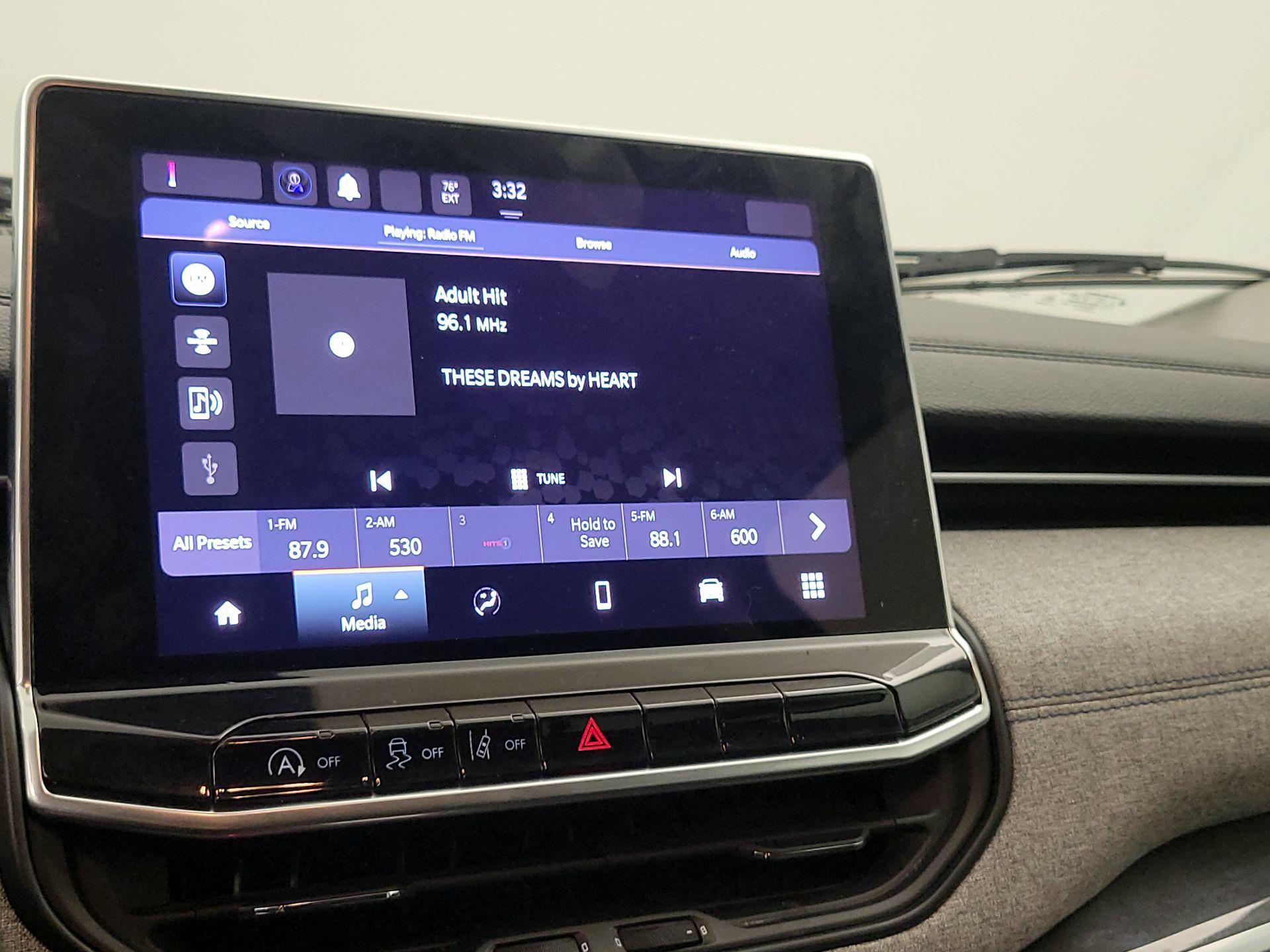 Thumbnail: 2022 Jeep Compass - 15