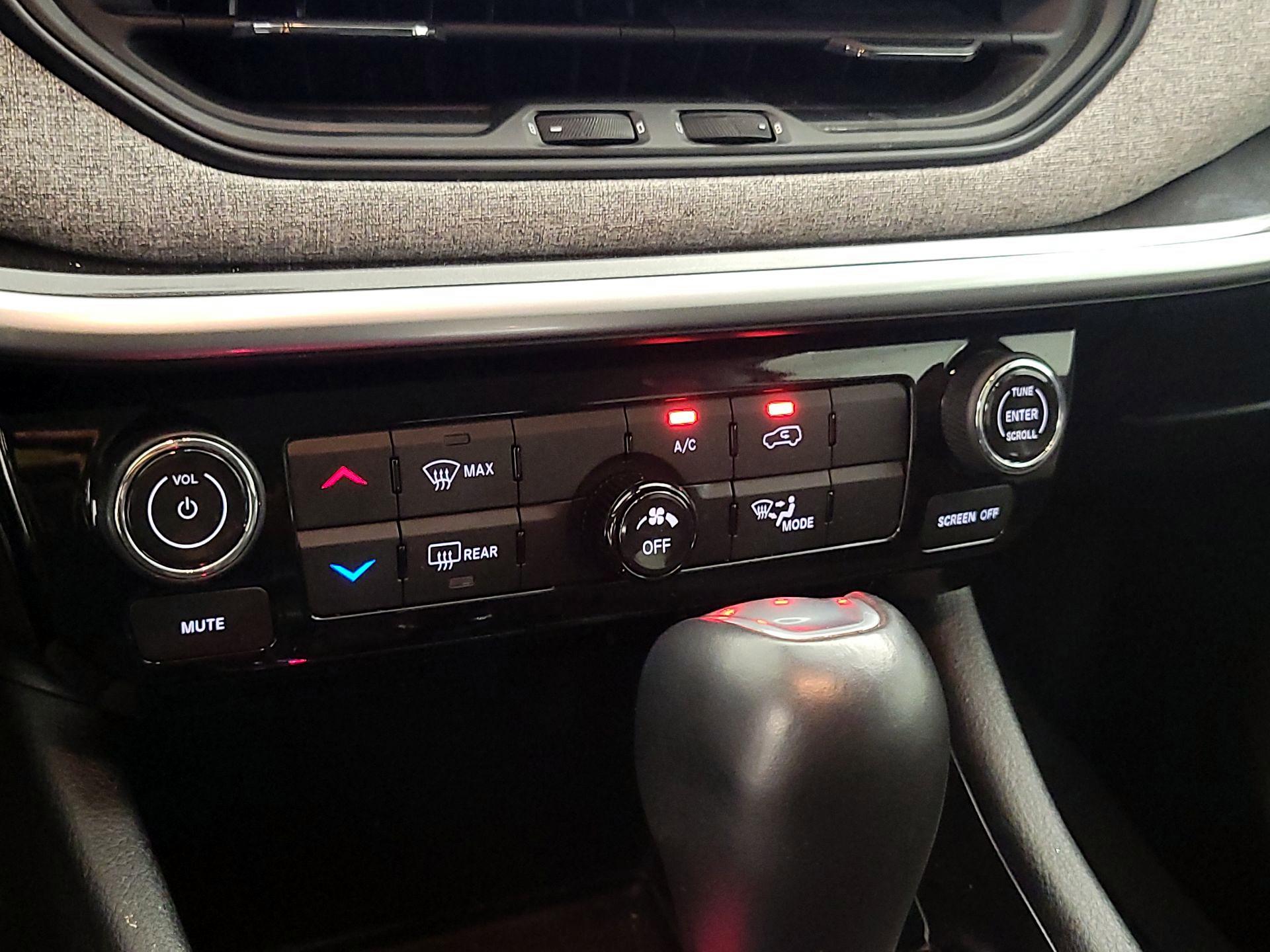 Thumbnail: 2022 Jeep Compass - 16