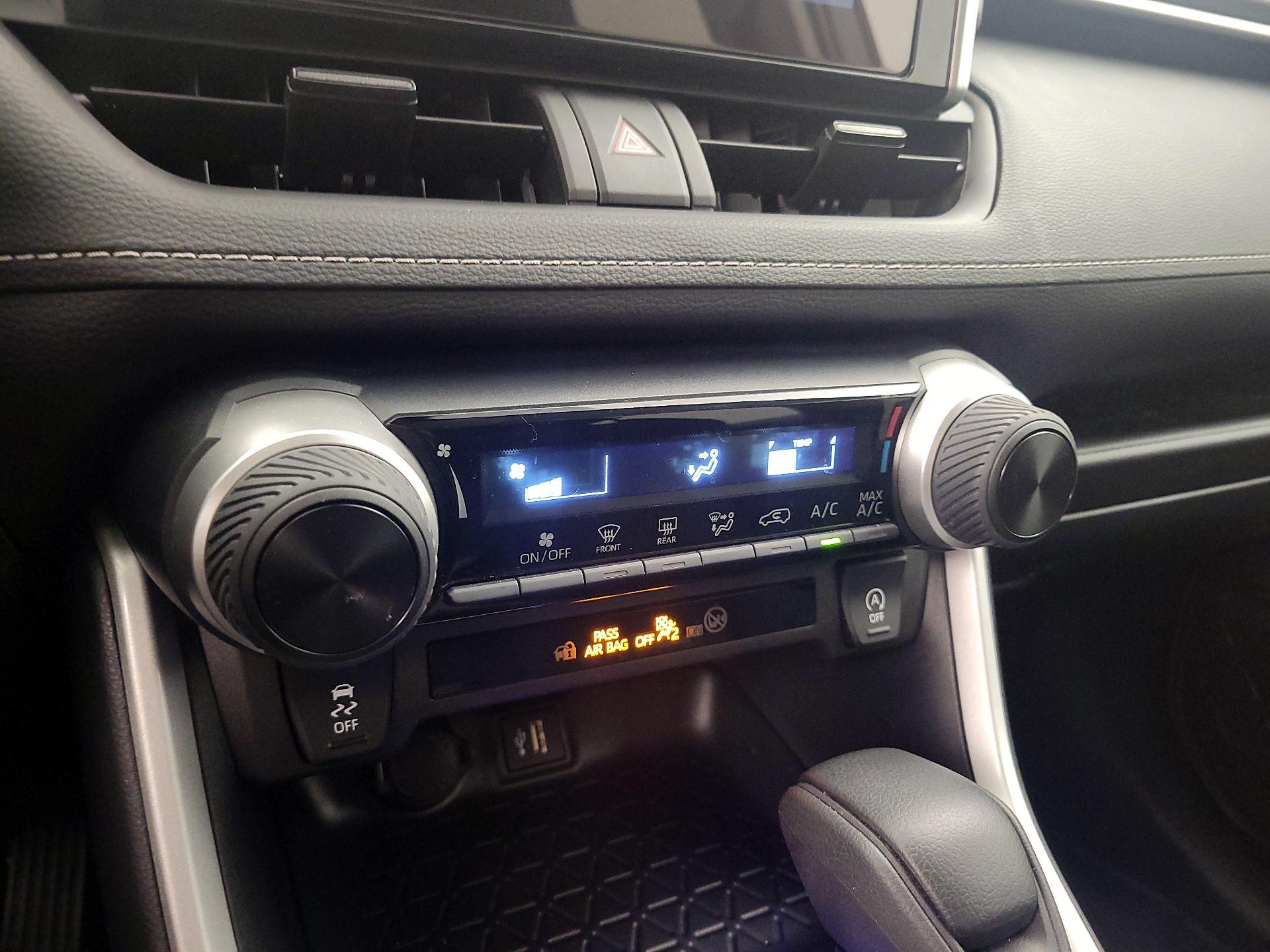 Thumbnail: 2025 Toyota RAV4 - 16