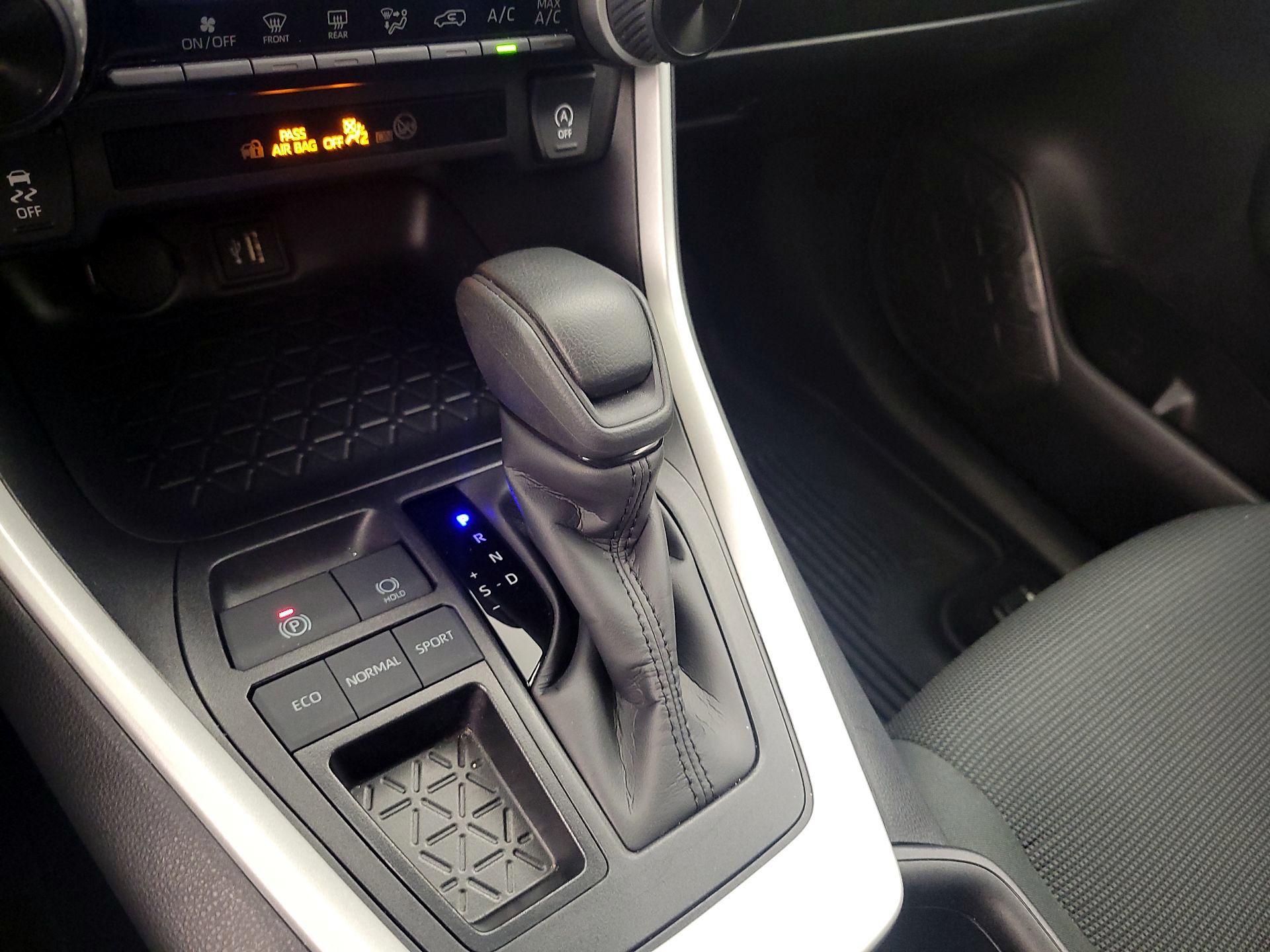 Thumbnail: 2025 Toyota RAV4 - 17