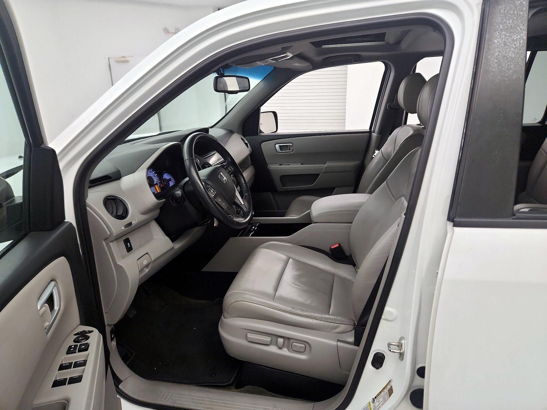 Thumbnail: 2015 Honda Pilot - 9