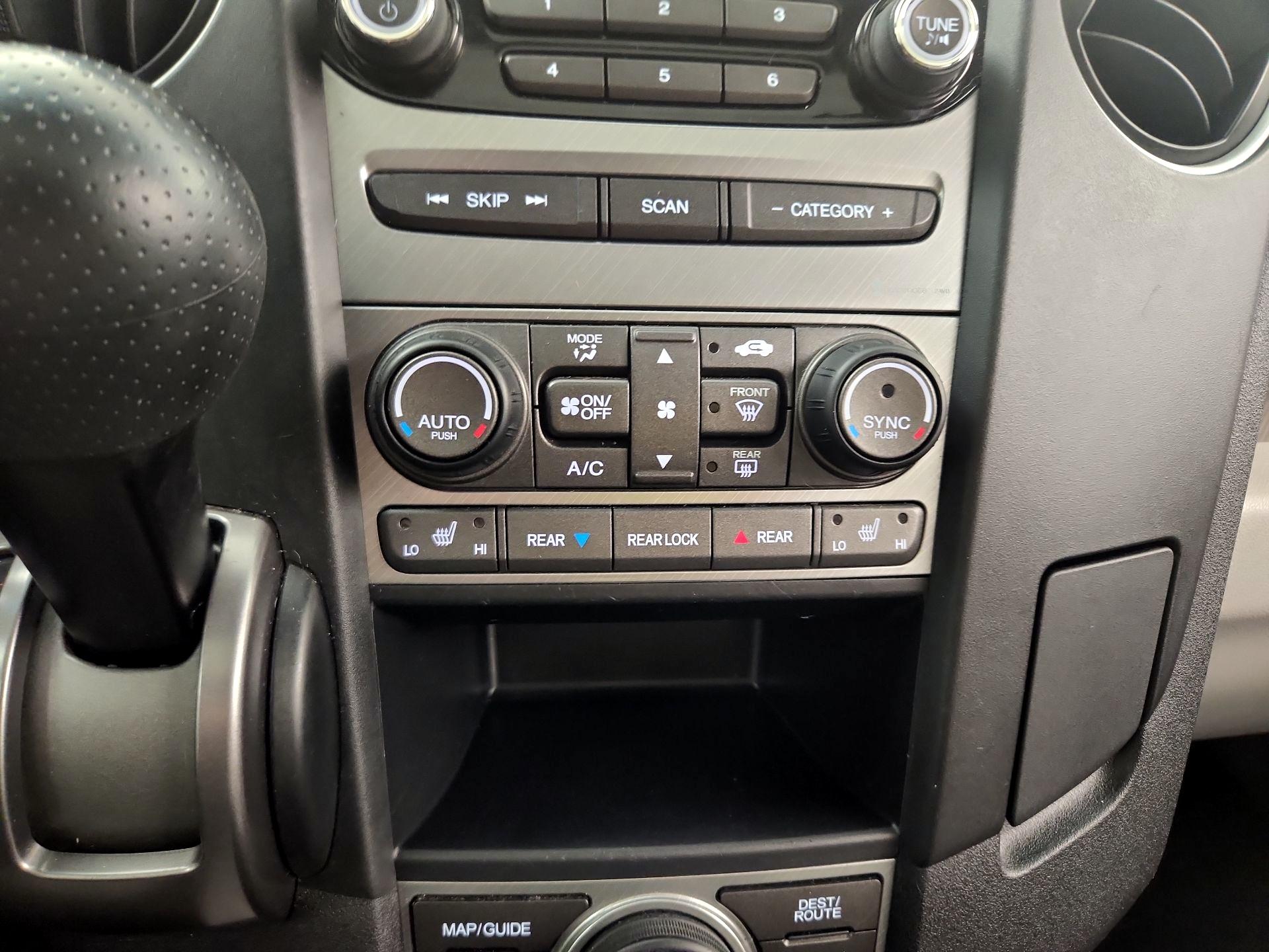 Thumbnail: 2015 Honda Pilot - 14