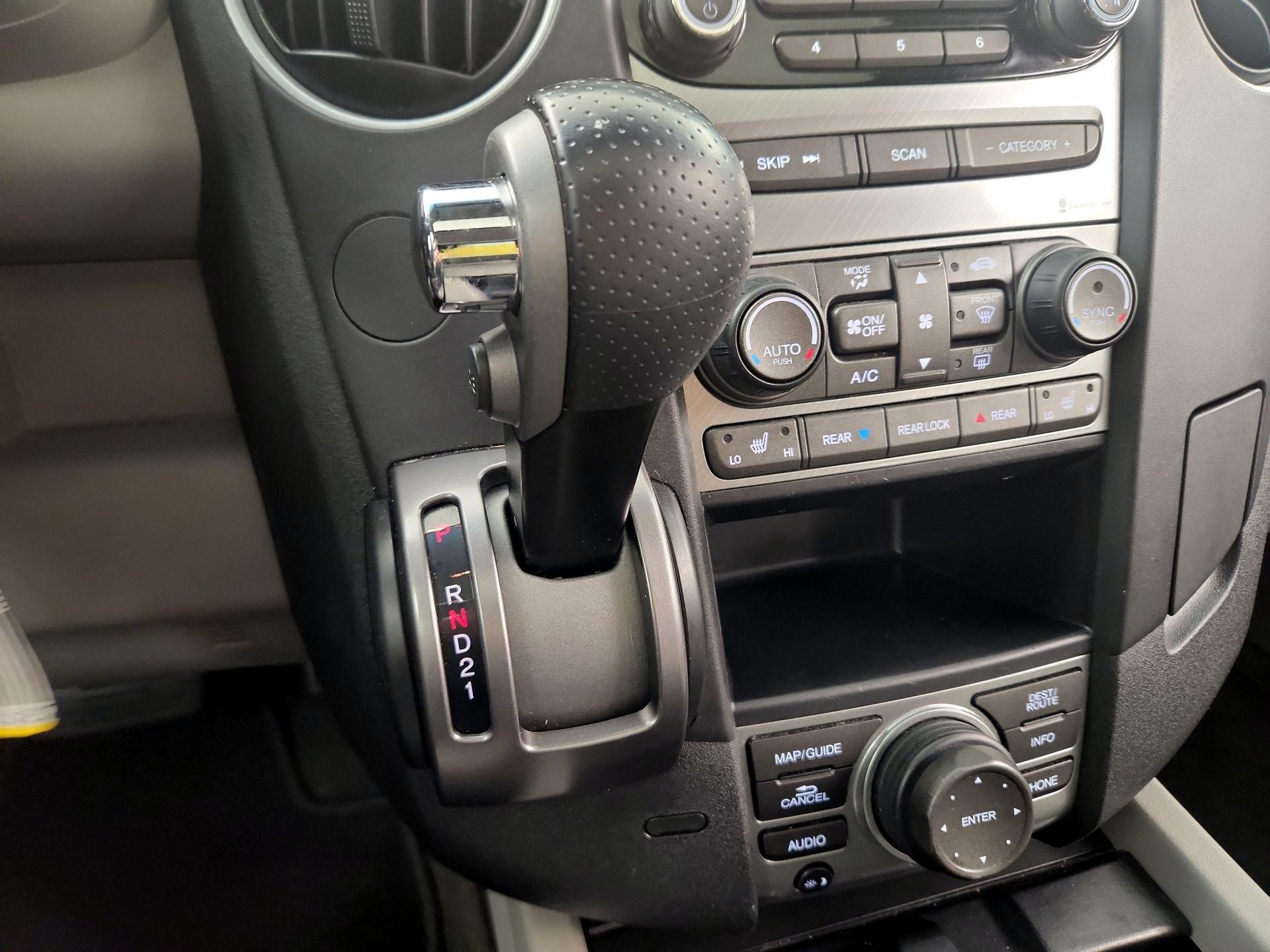 Thumbnail: 2015 Honda Pilot - 15