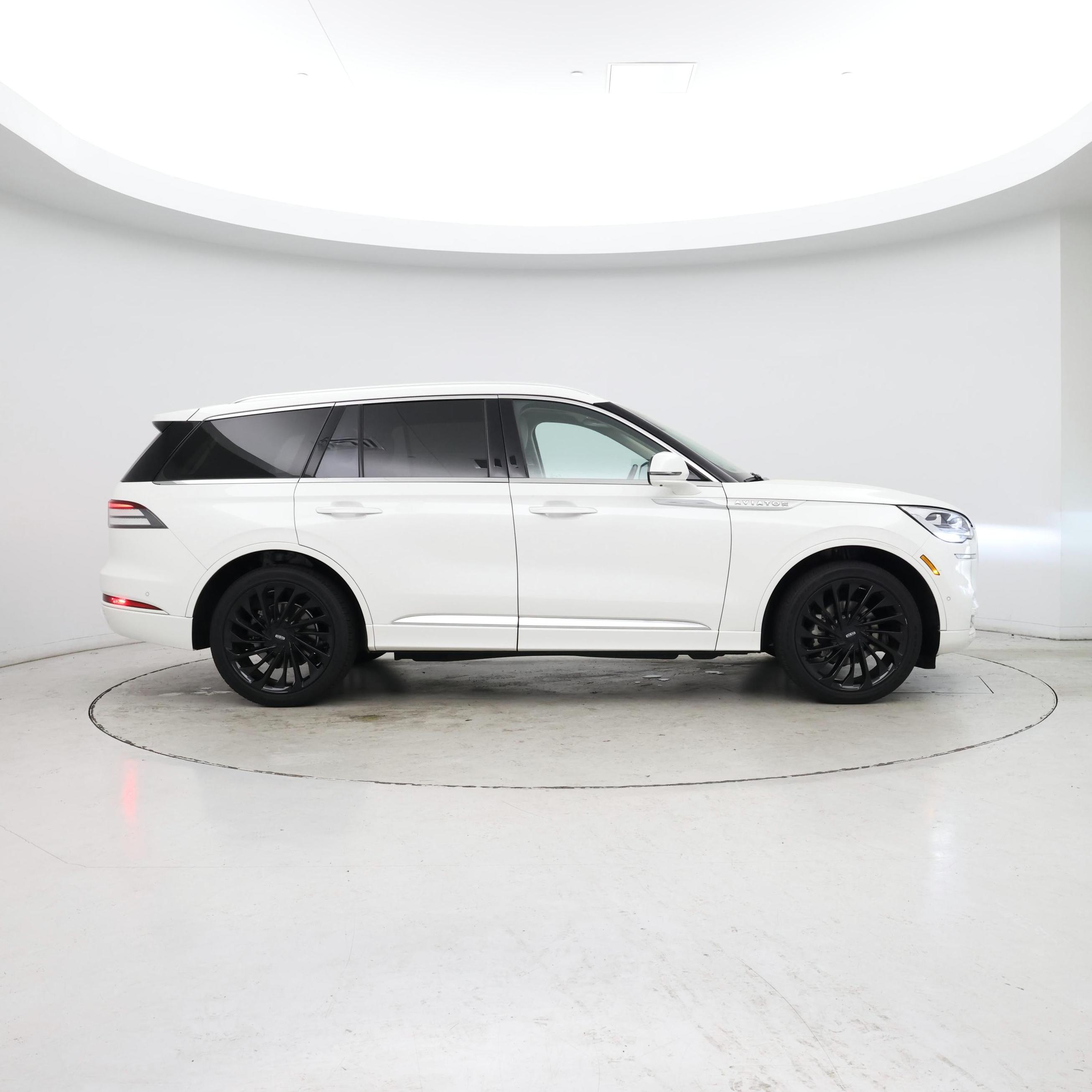 Thumbnail: 2021 Lincoln Aviator - 7