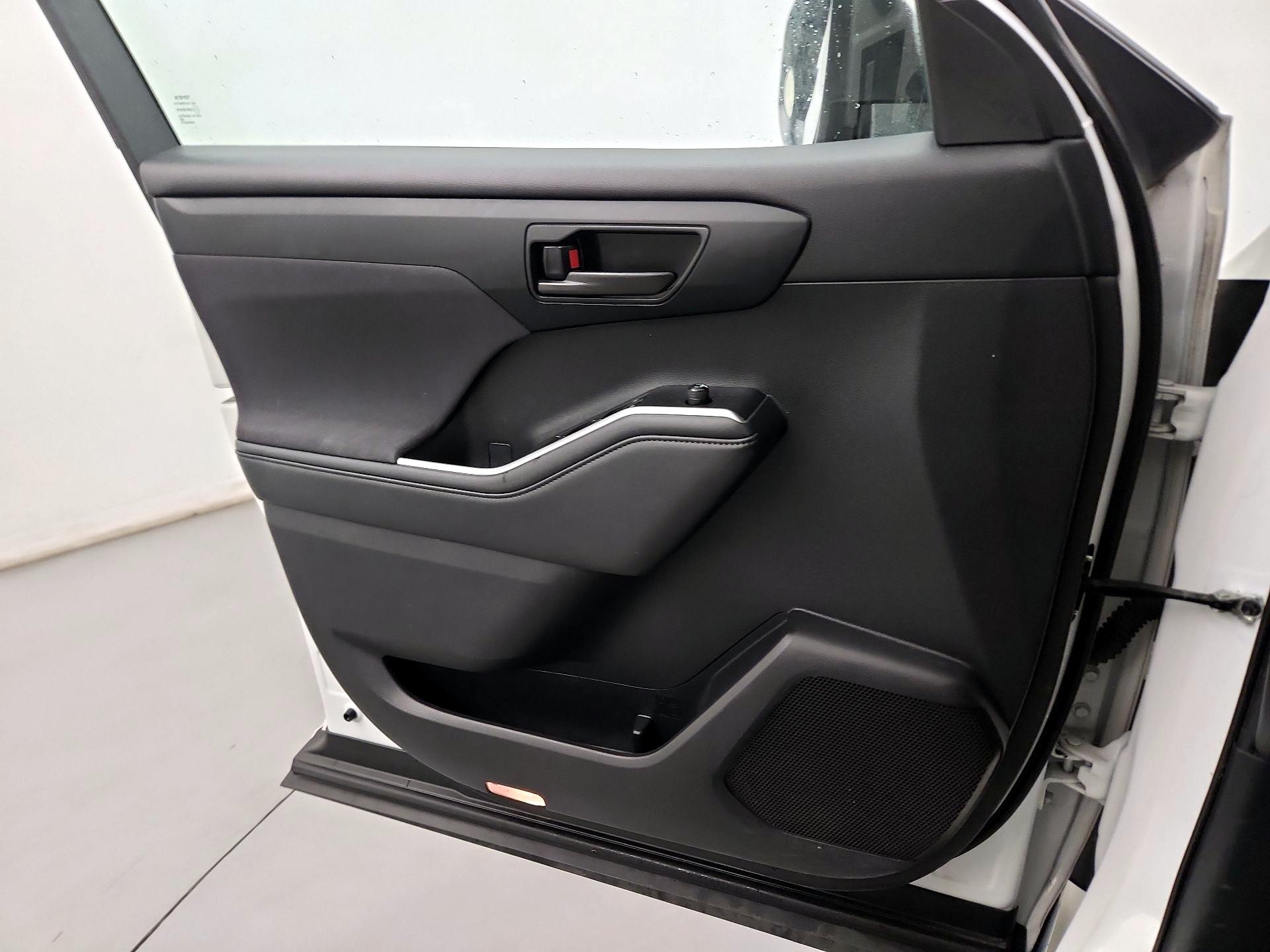 Thumbnail: 2021 Toyota Highlander - 10