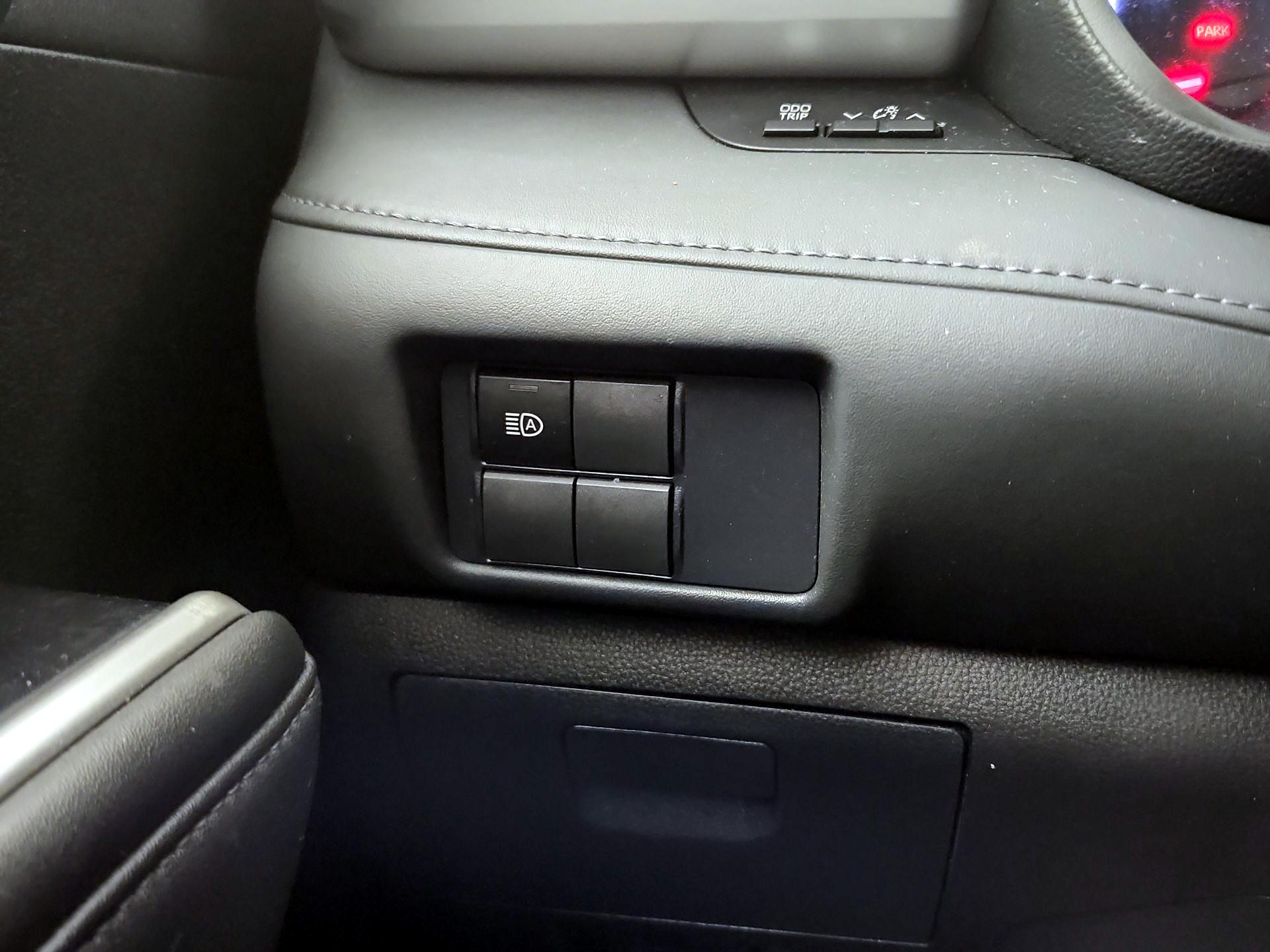 Thumbnail: 2021 Toyota Highlander - 11