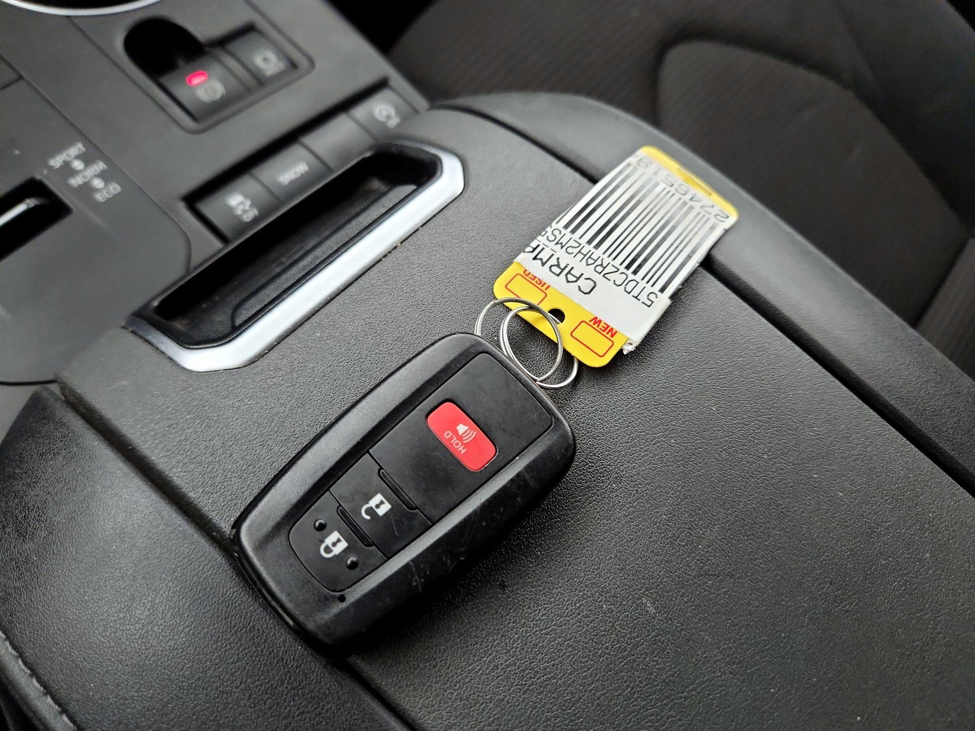 Thumbnail: 2021 Toyota Highlander - 20