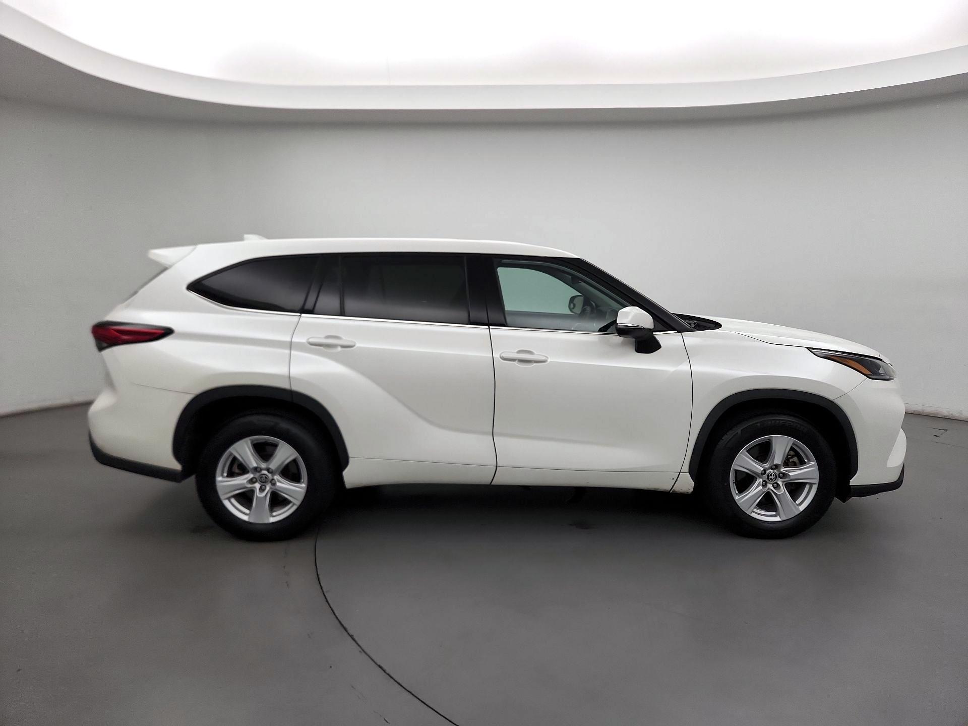 Thumbnail: 2021 Toyota Highlander - 4