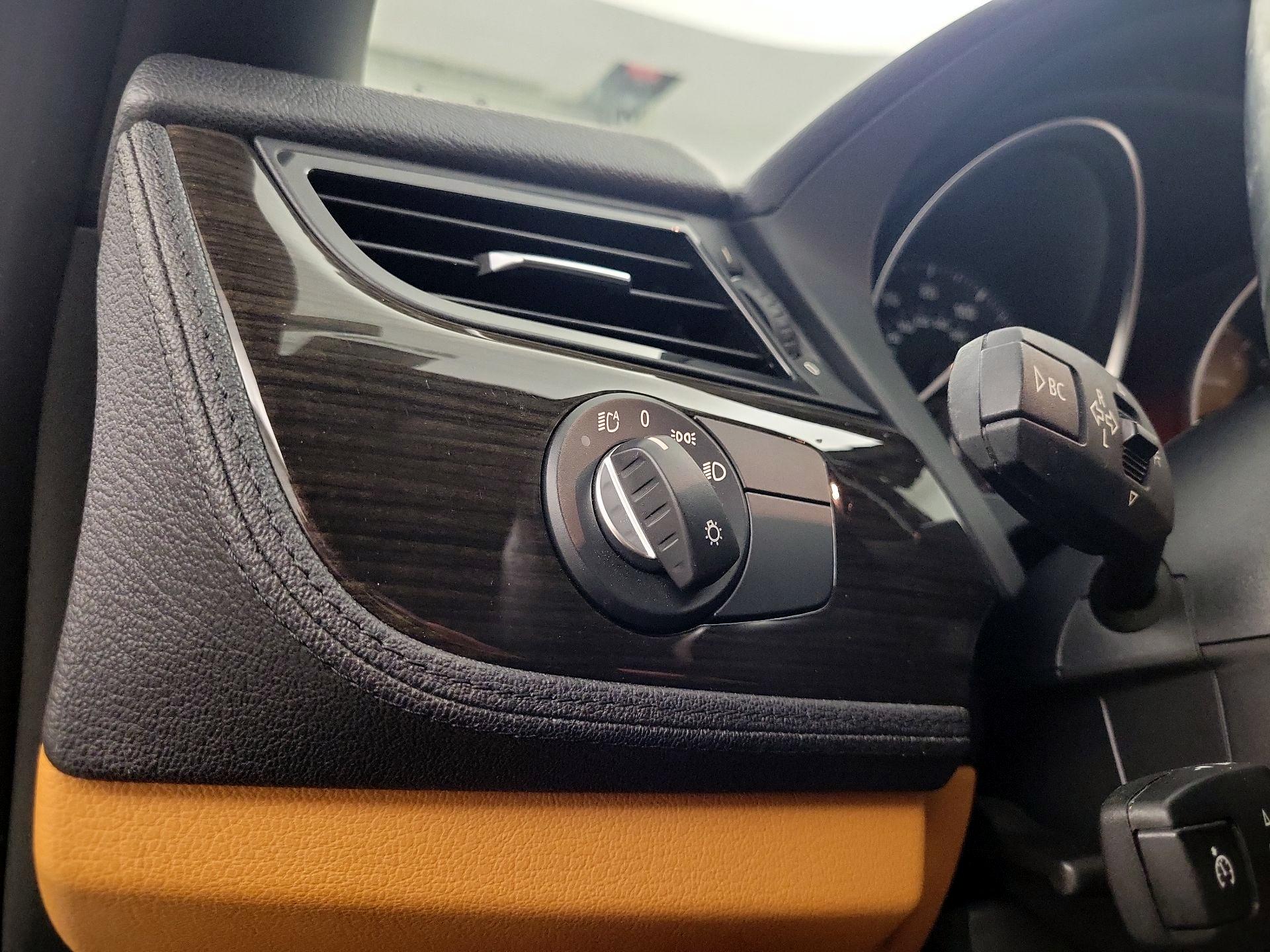 Thumbnail: 2015 BMW Z4 - 13