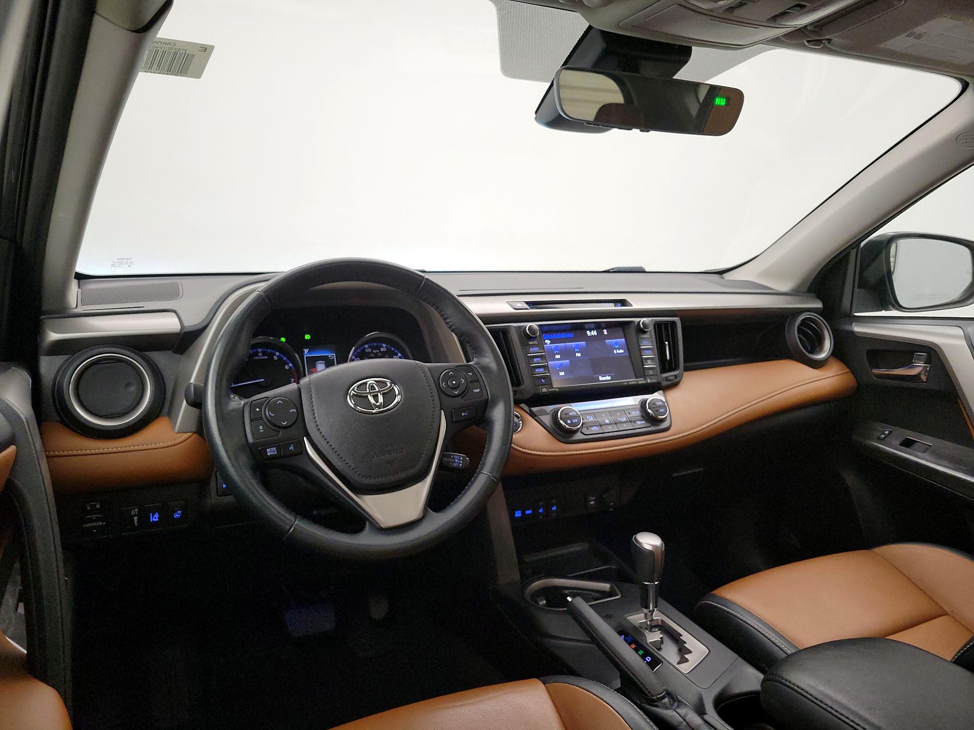 Thumbnail: 2017 Toyota RAV4 - 9