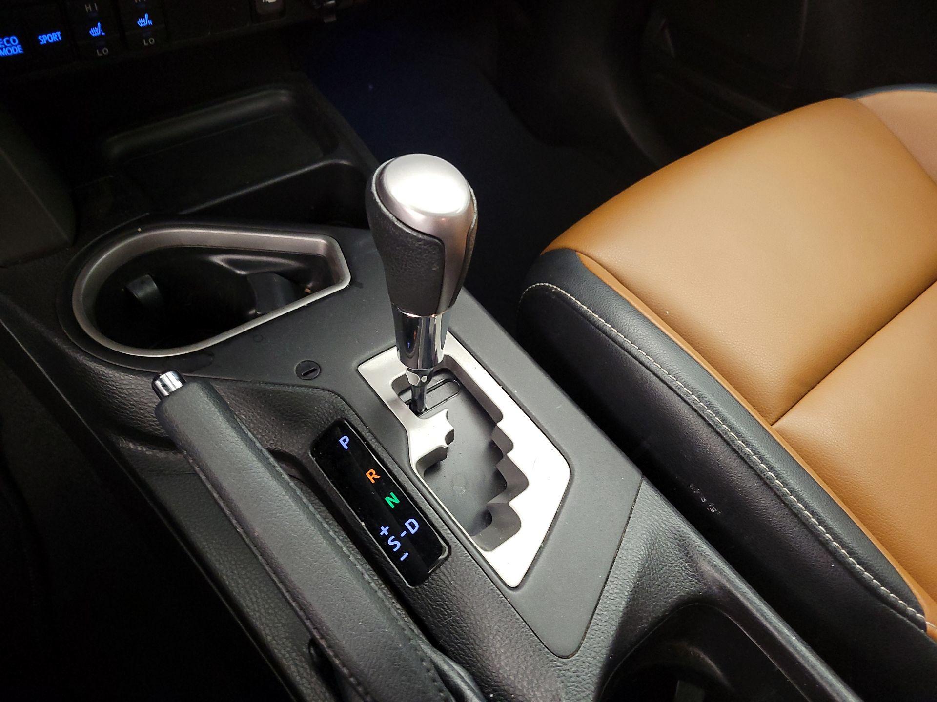 Thumbnail: 2017 Toyota RAV4 - 17